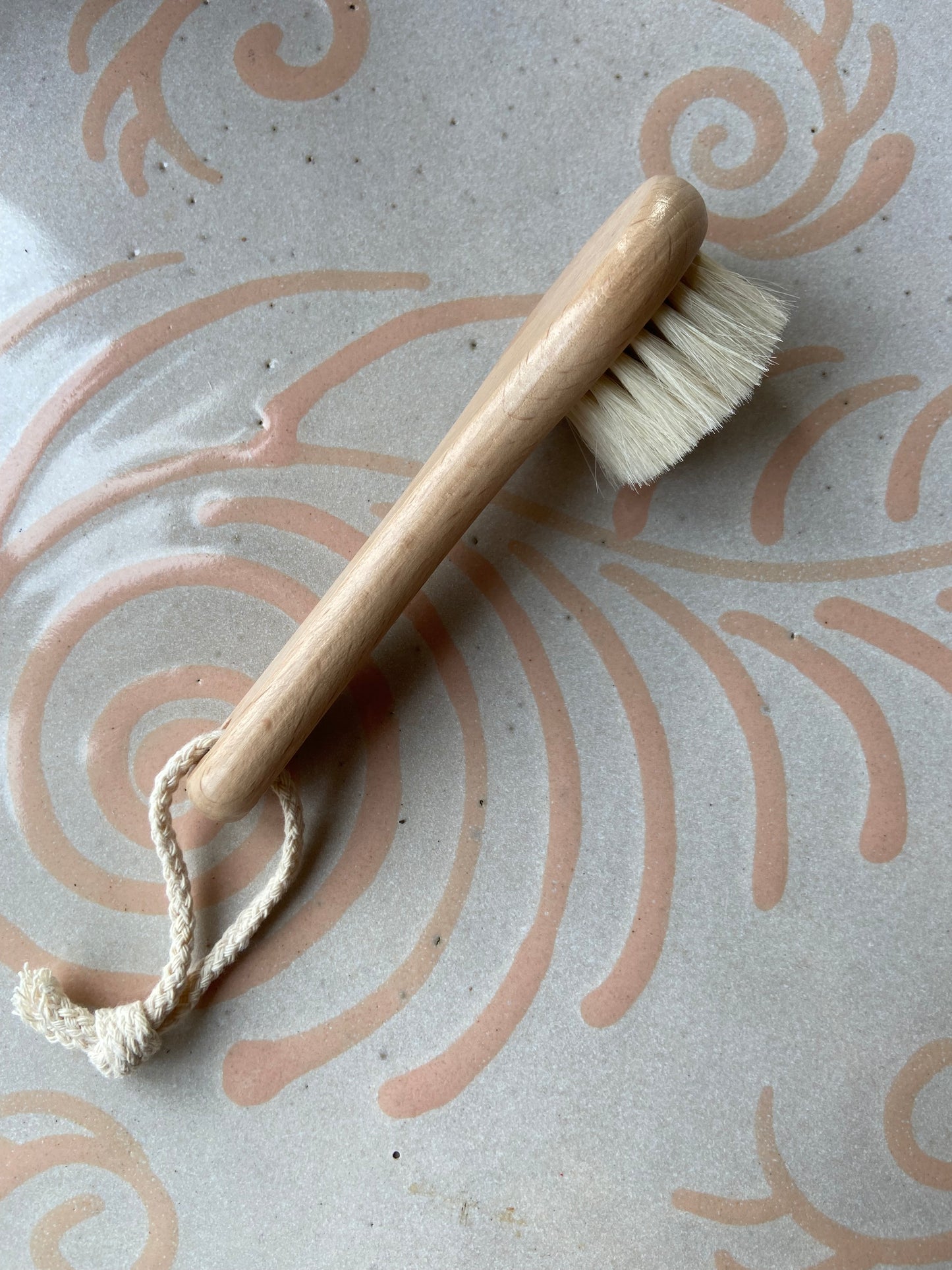 Wooden face brush