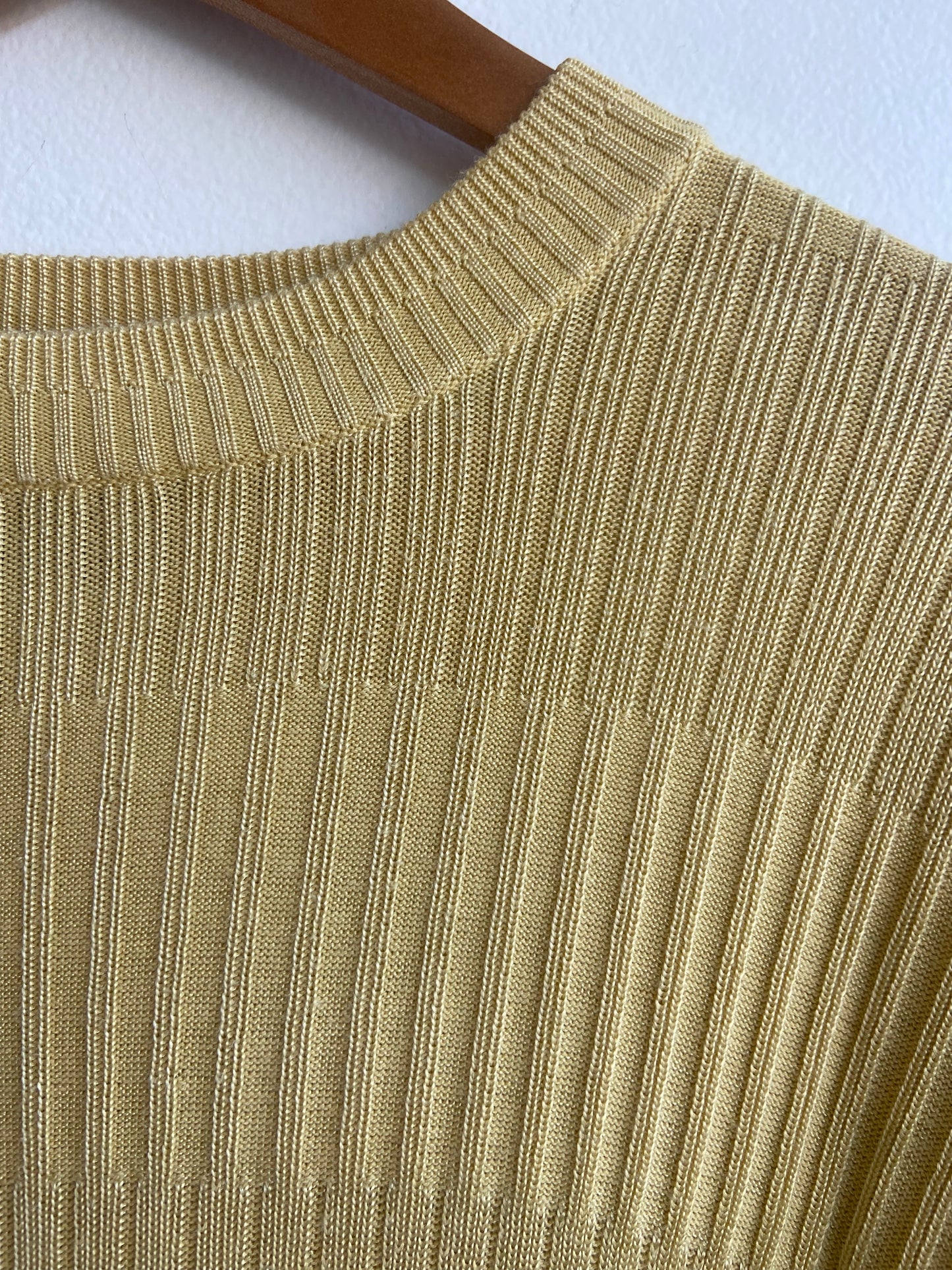 Yellow knit short-sleeve shirt SS3