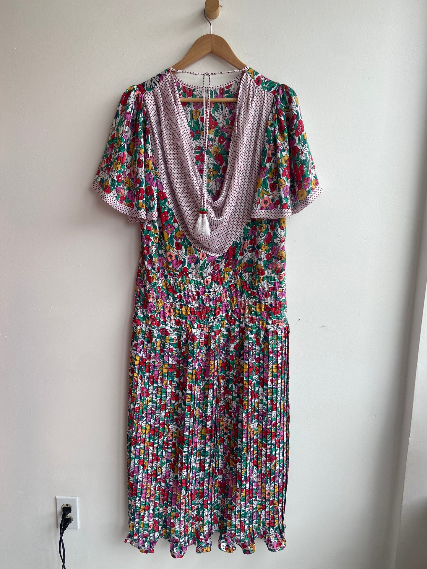 Diane Freis Garden Flapper Dress with a Drop-back Neck SS1-3