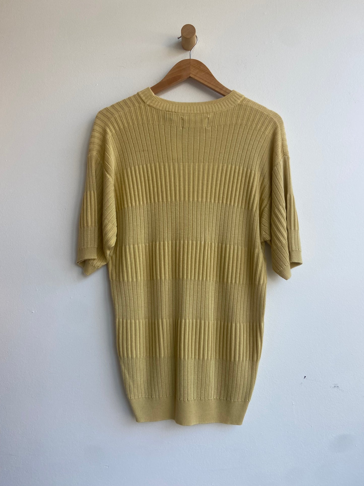 Yellow knit short-sleeve shirt SS3
