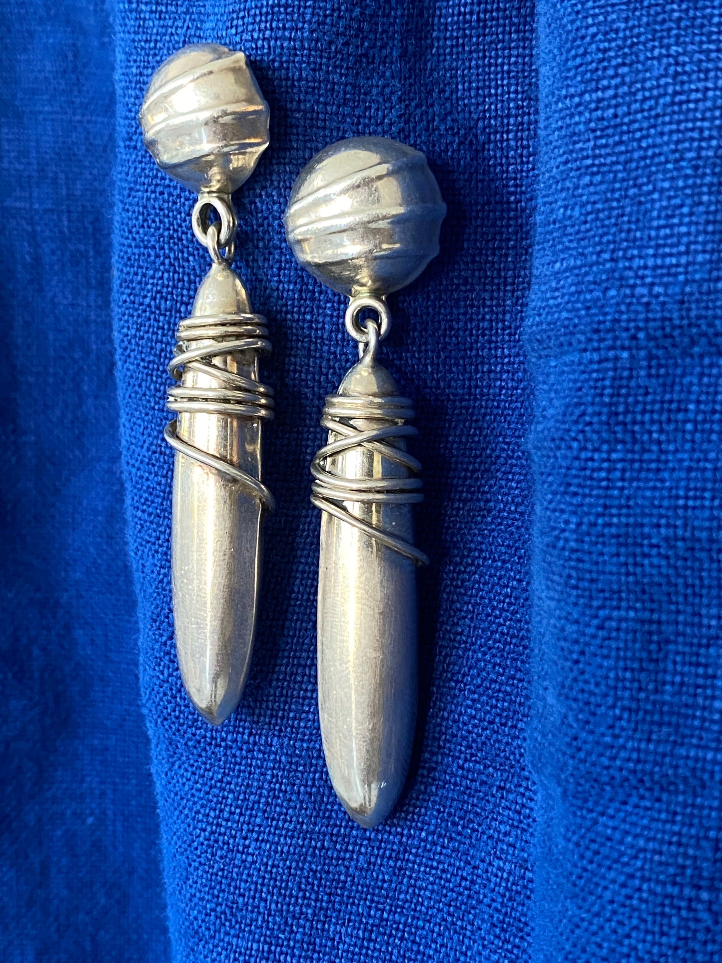 Dangling tangling silver earrings