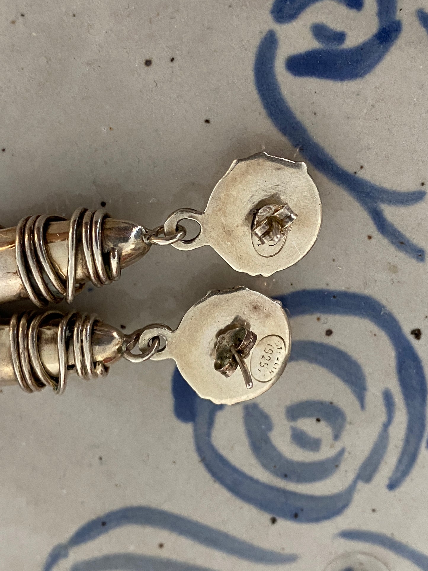 Dangling tangling silver earrings