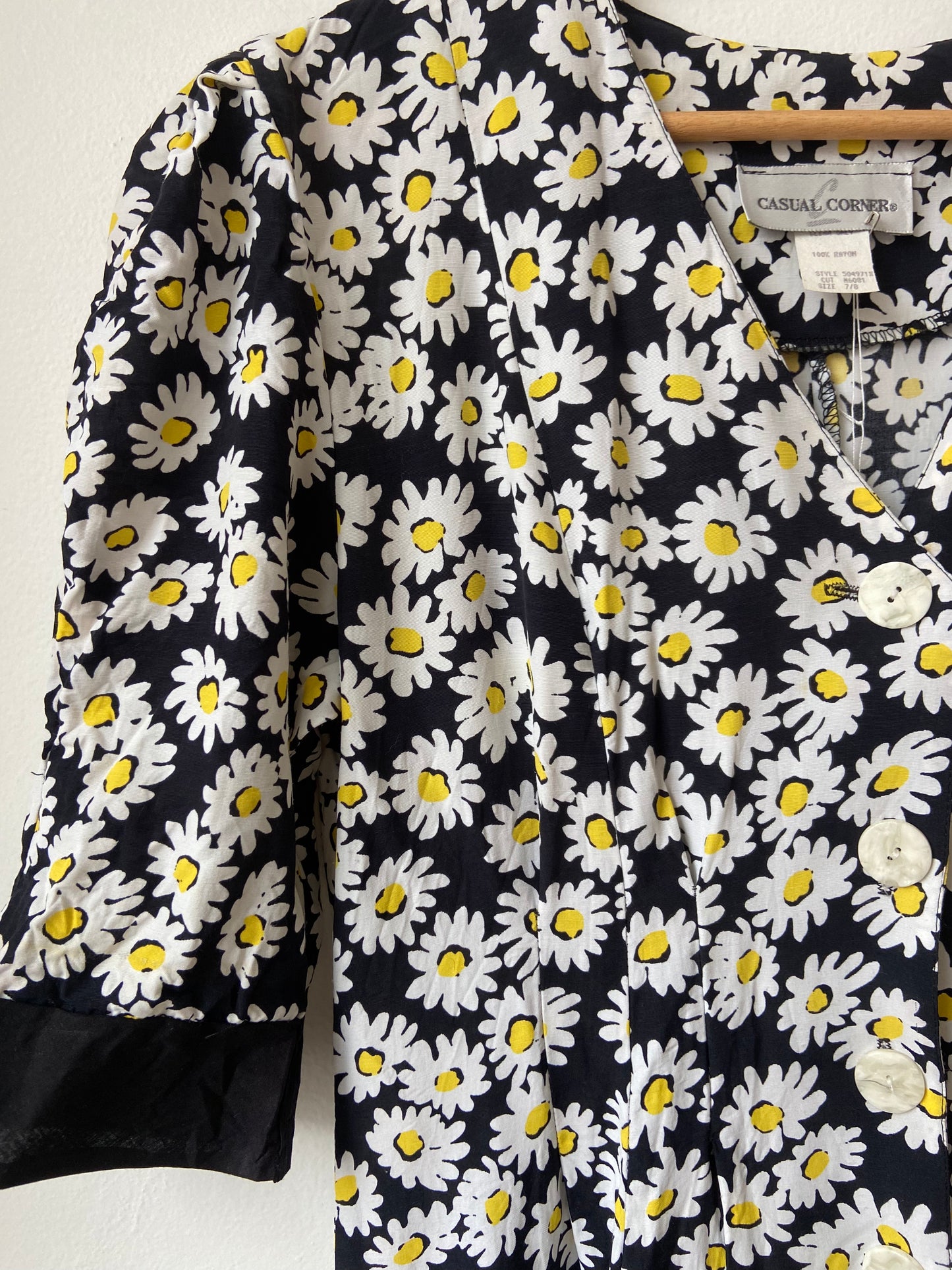Black and white daisy button dress SS 1-2