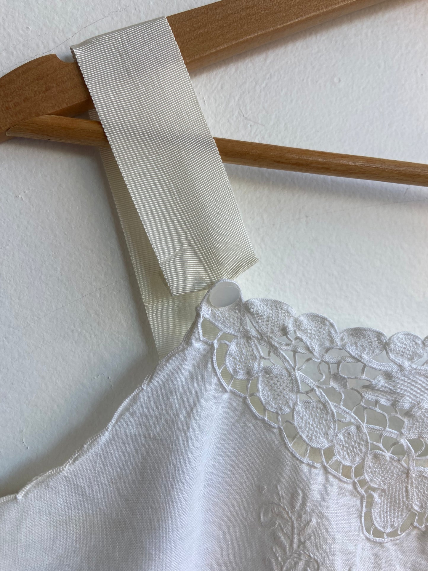 White linen tank with ribbon straps SS 1-2