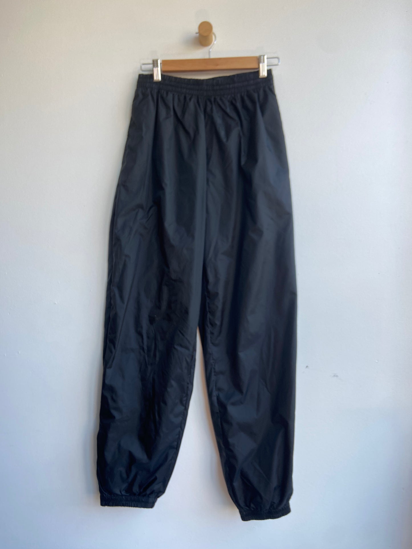 USA windbreaker pants black