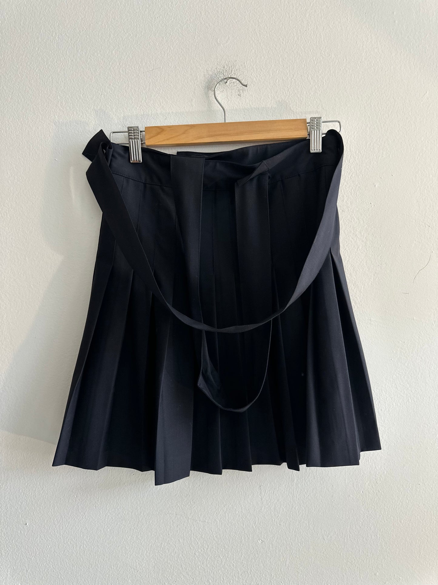 Black wool blend kilt mini with button-on suspenders SS 1