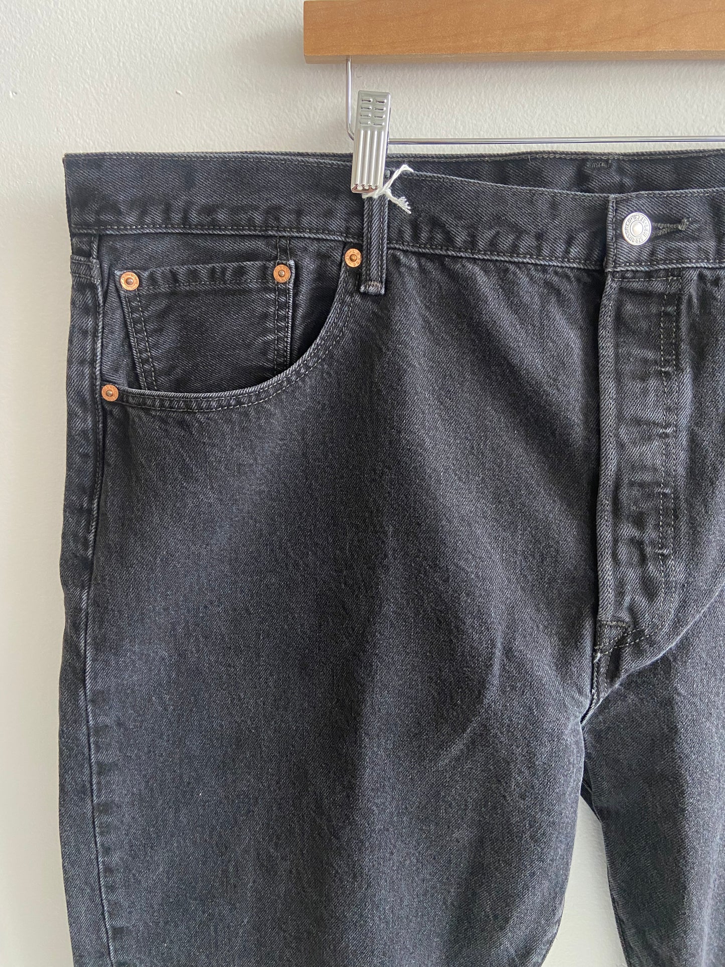 Black Levi's 501 SS 3