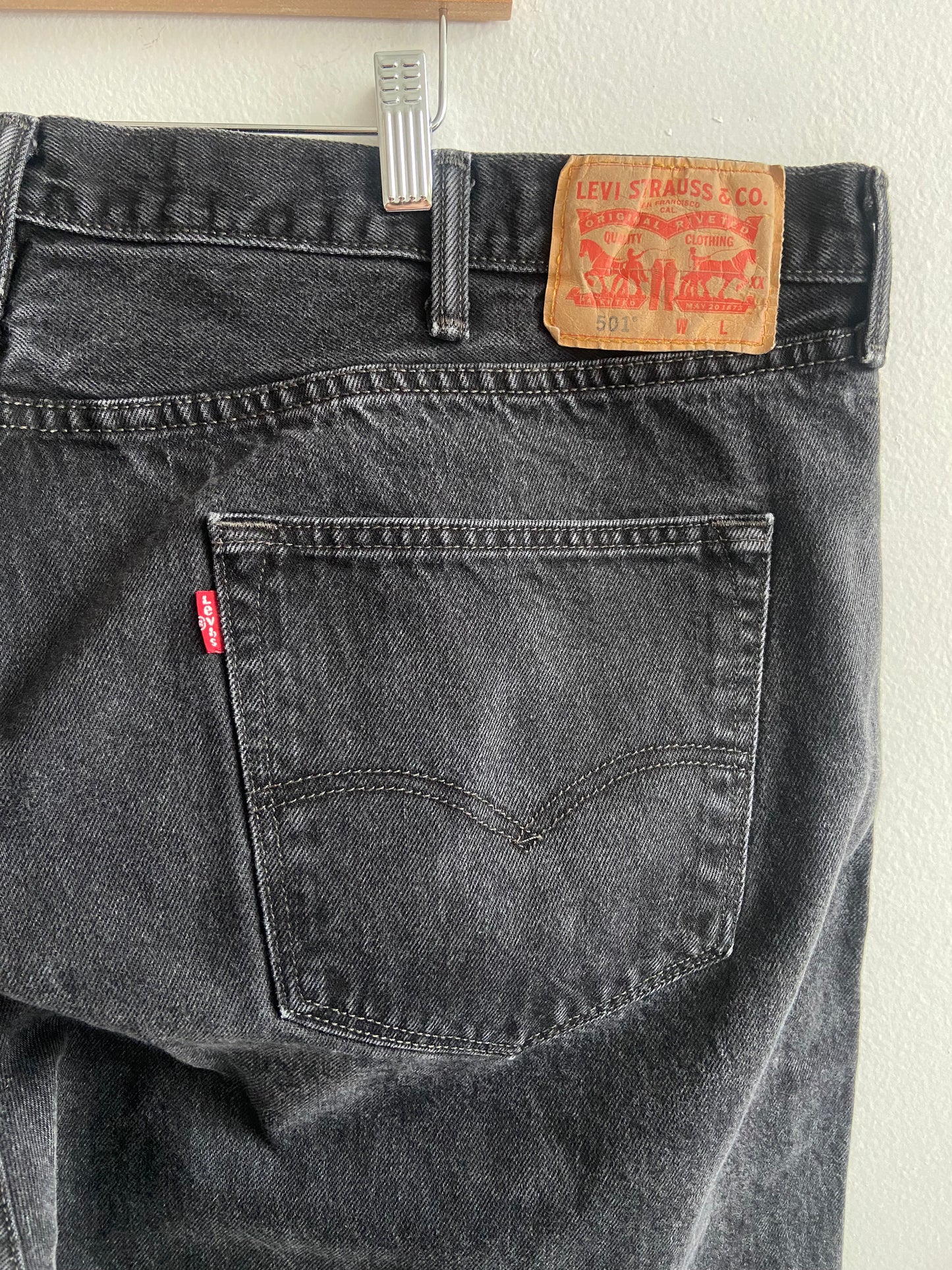 Black Levi's 501 SS 3