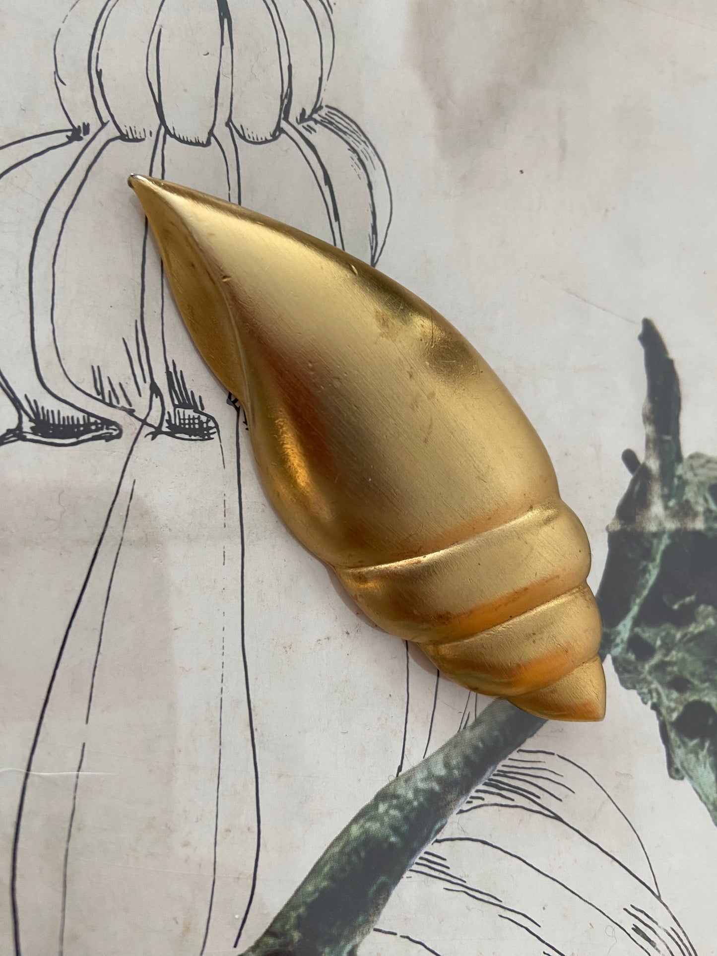 Vintage brass seashell pin
