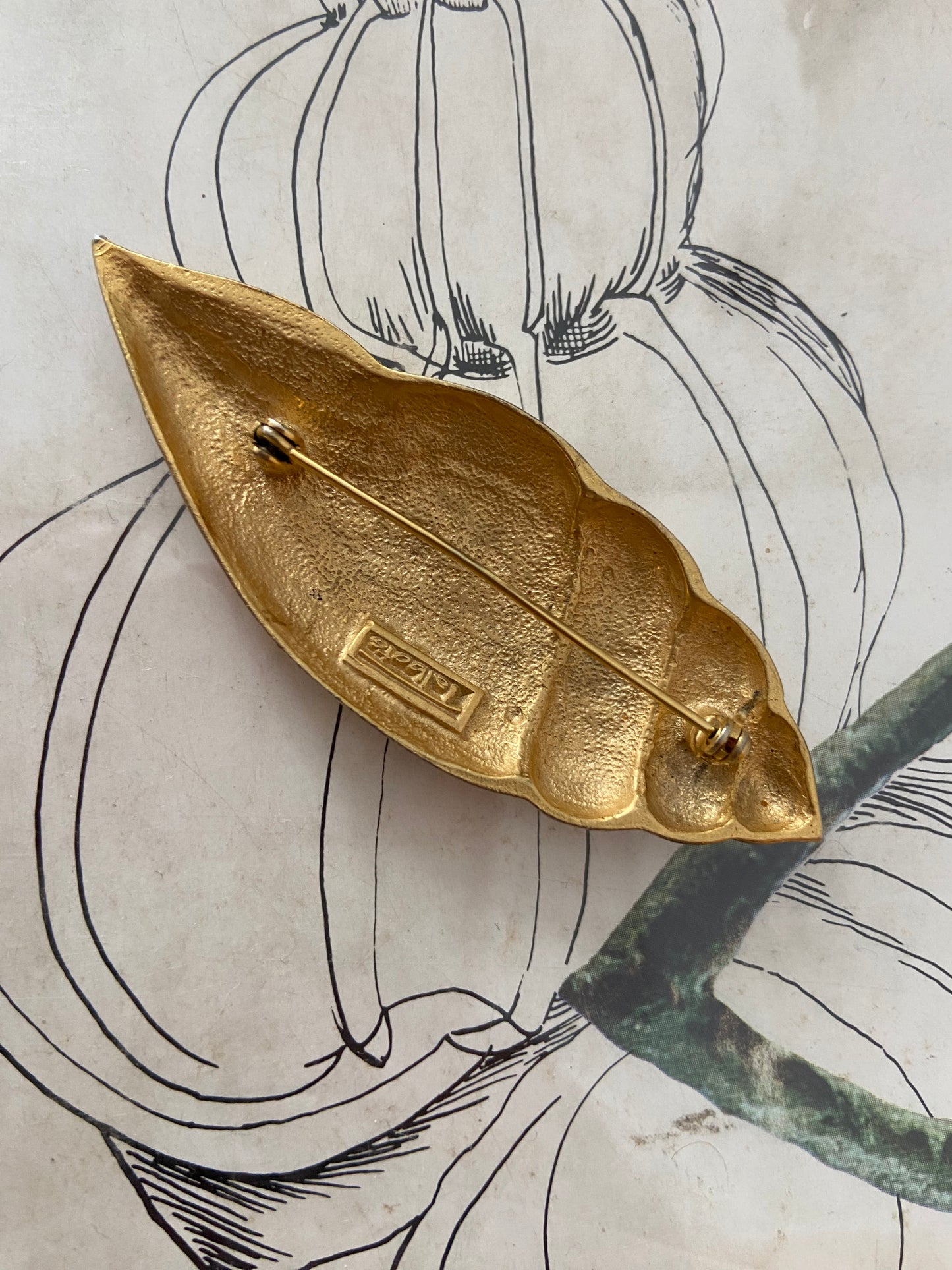Vintage brass seashell pin