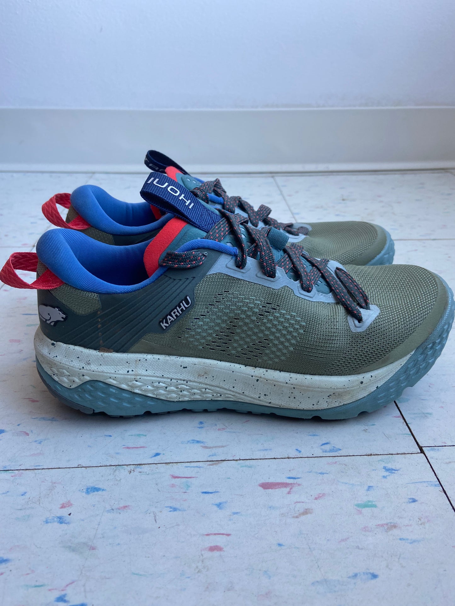 Trainers size 8 / 39.5