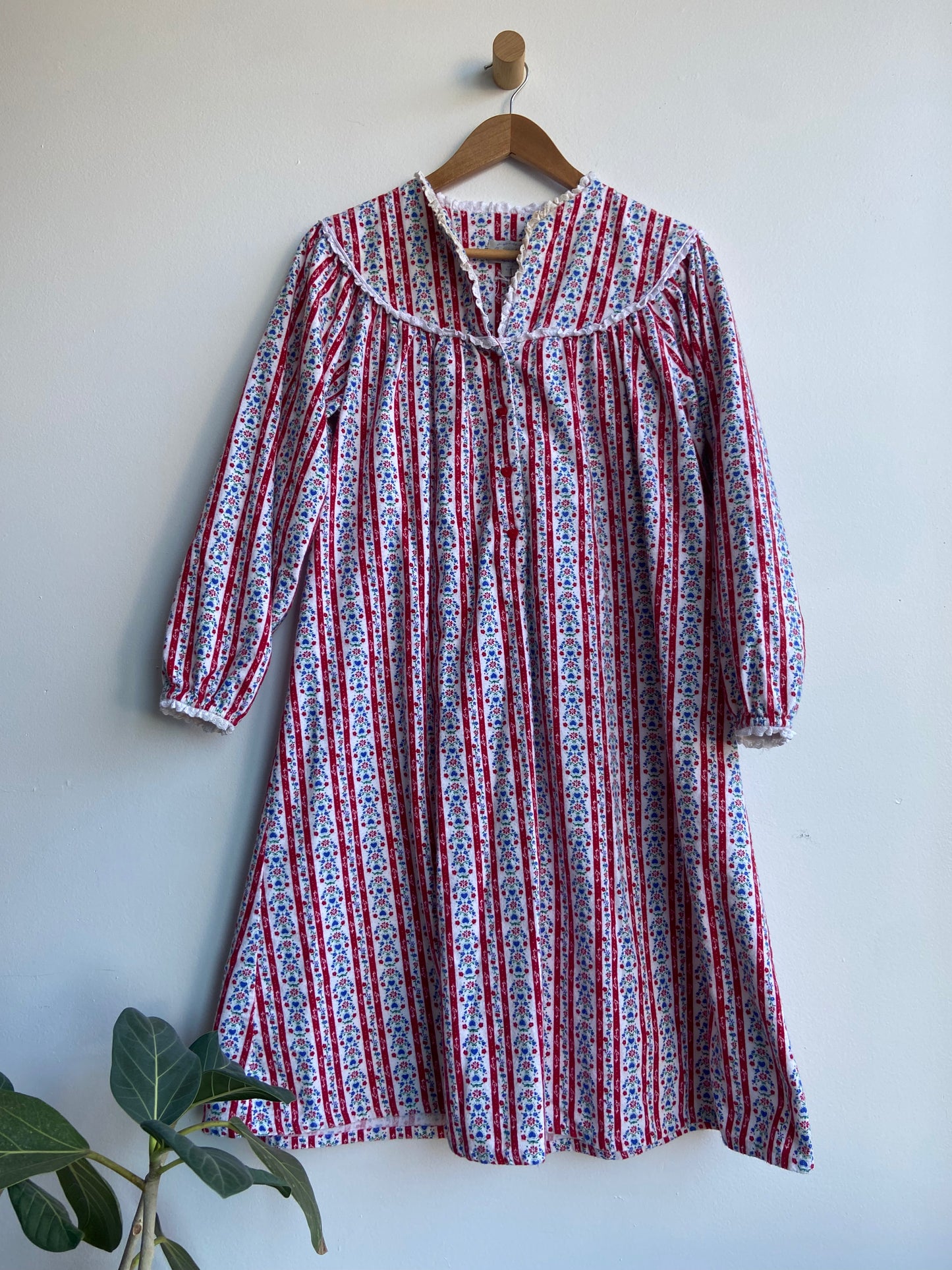 Flannel blue and red night gown SS 1-2