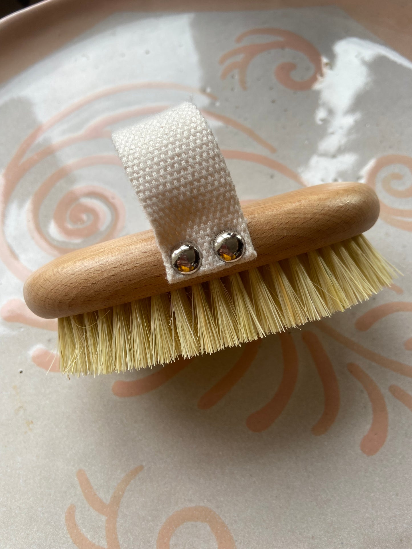 Classic body brush