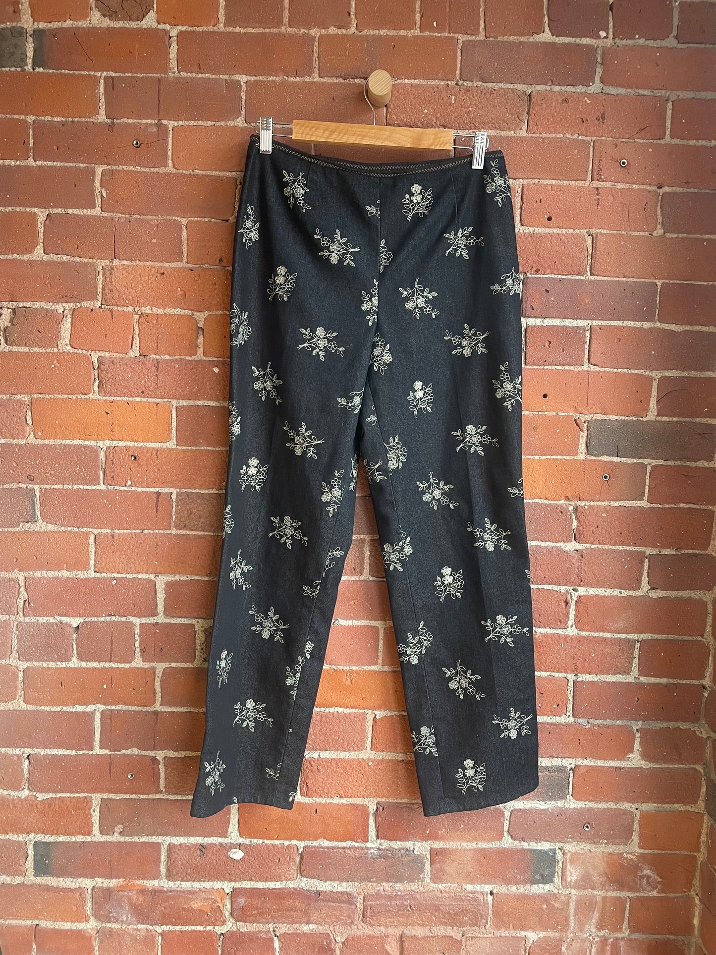 Floral Embroidered Pants SS1-2