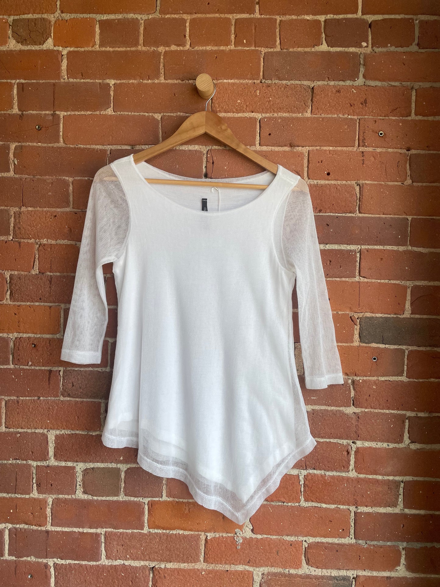 Asymmetrical Porto mesh top SS1