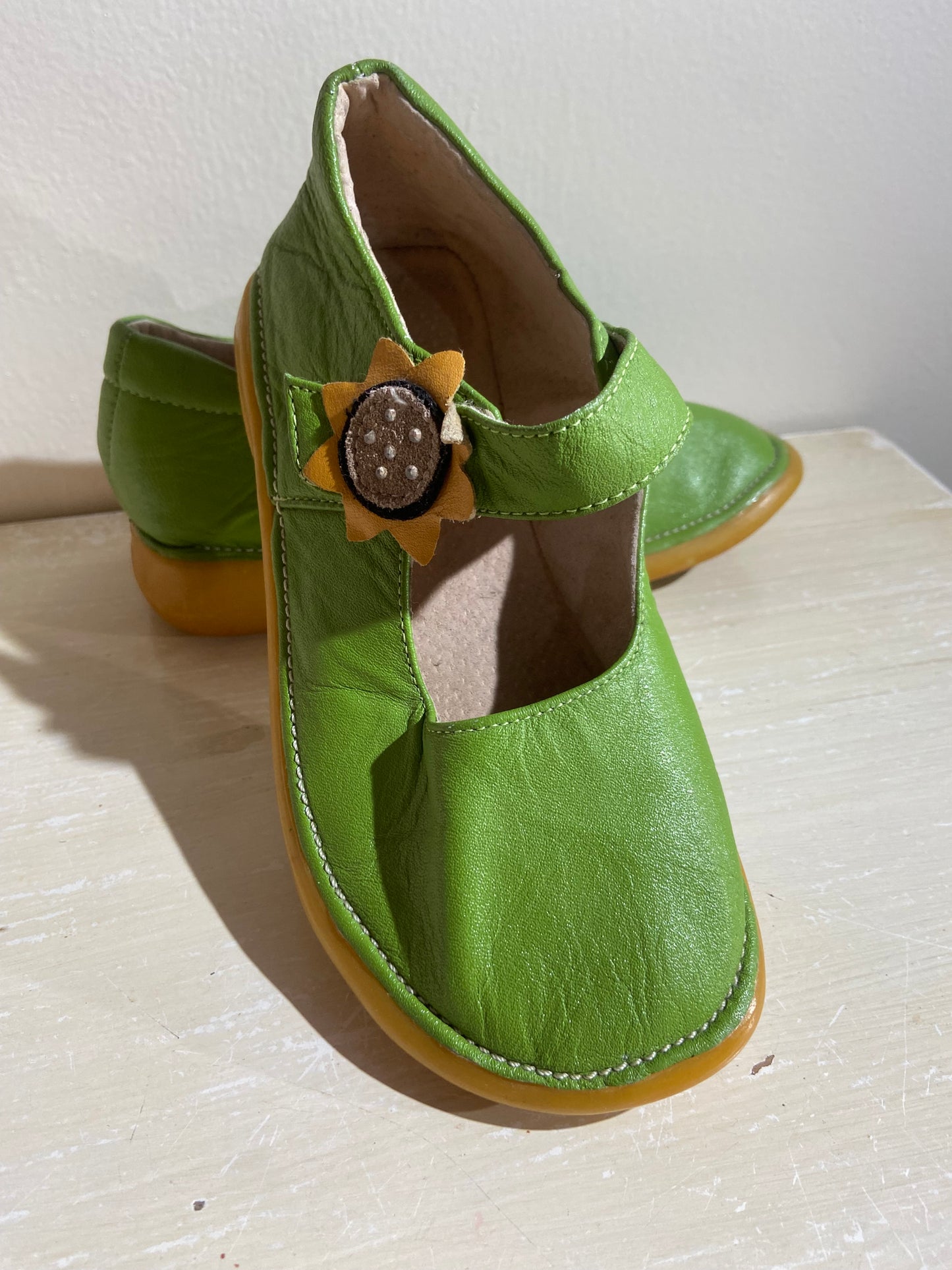Little. Ones green leather sz 12