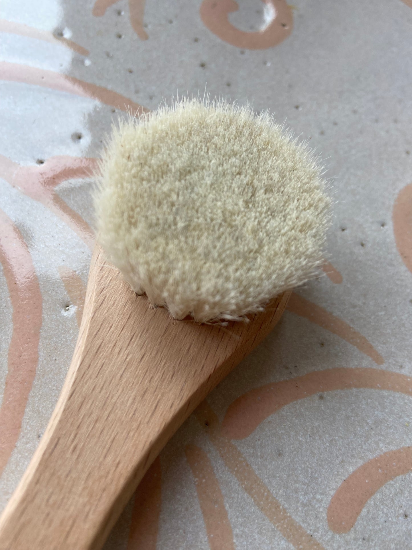 Wooden face brush
