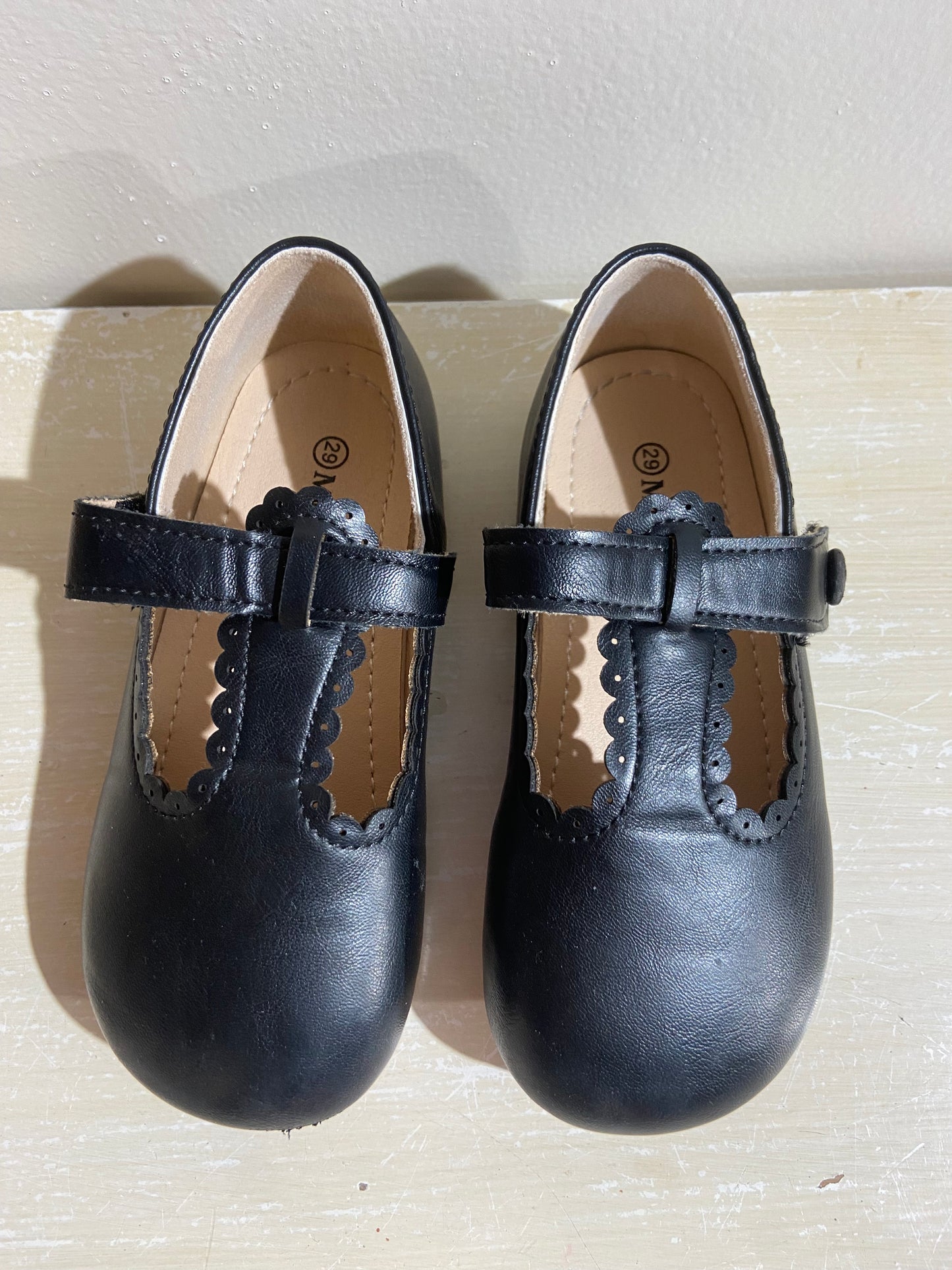 Little. Ones black Maryjane’s sz 9