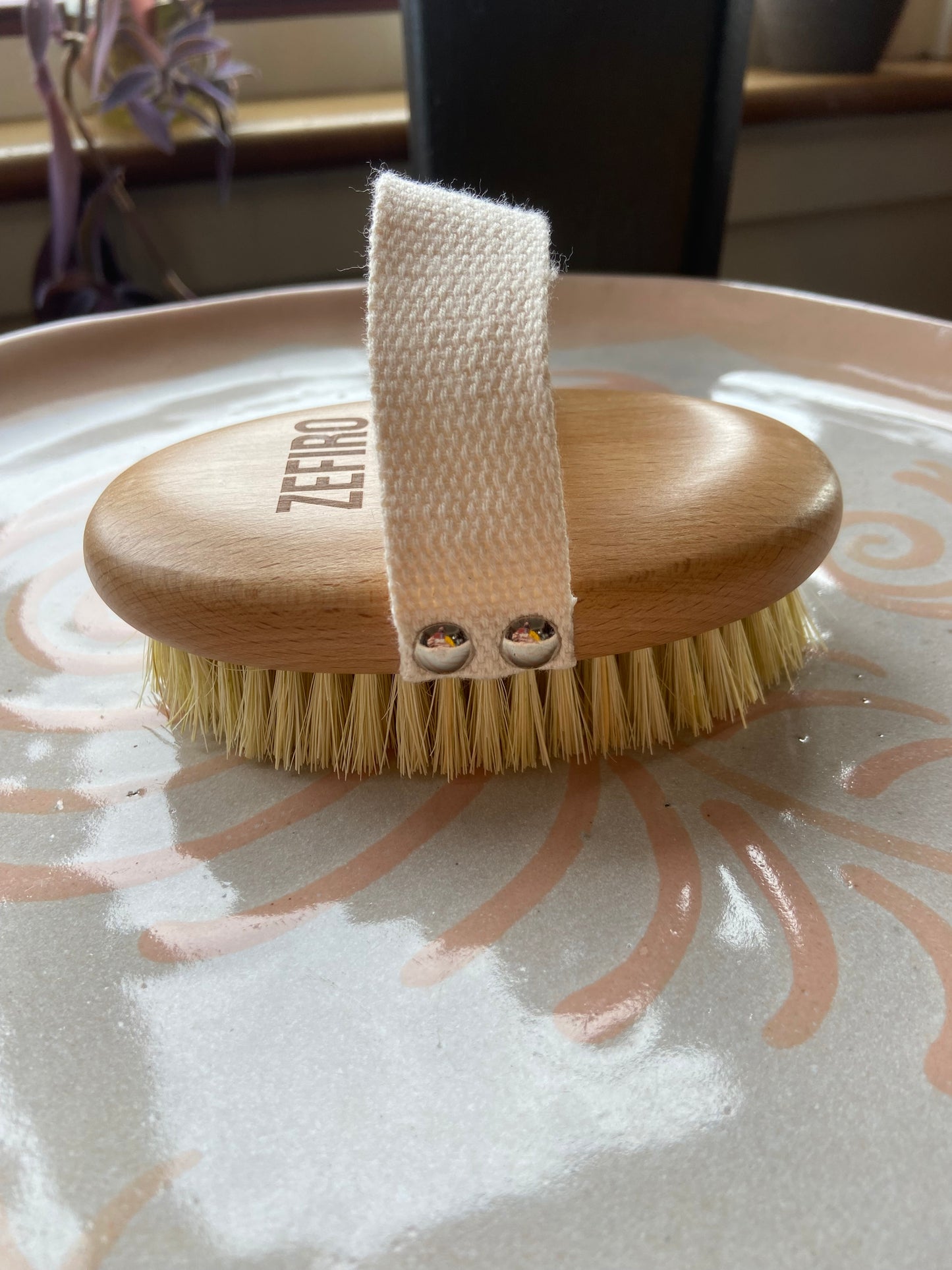 Classic body brush