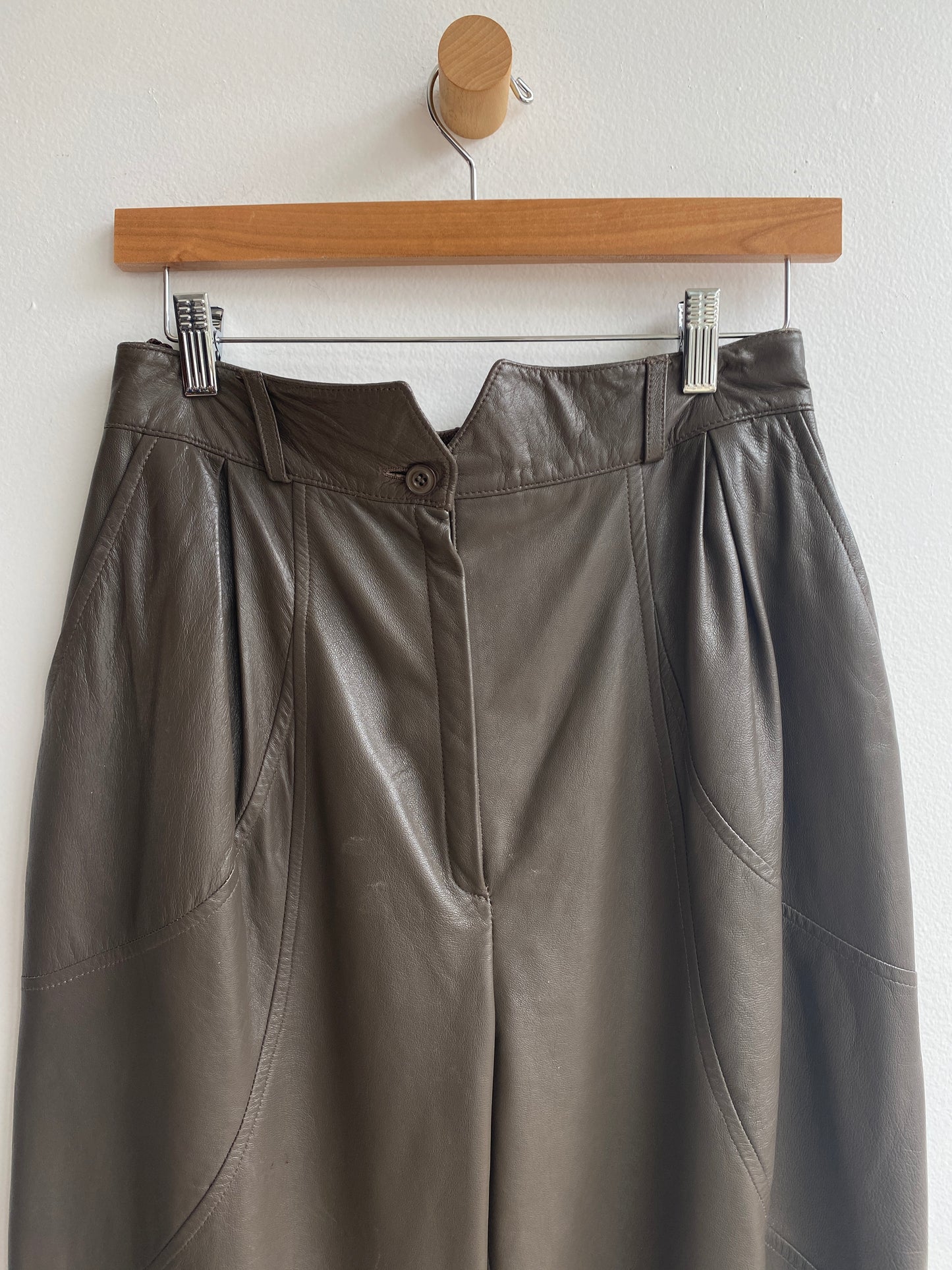 Olive leather high-rise pants SS1
