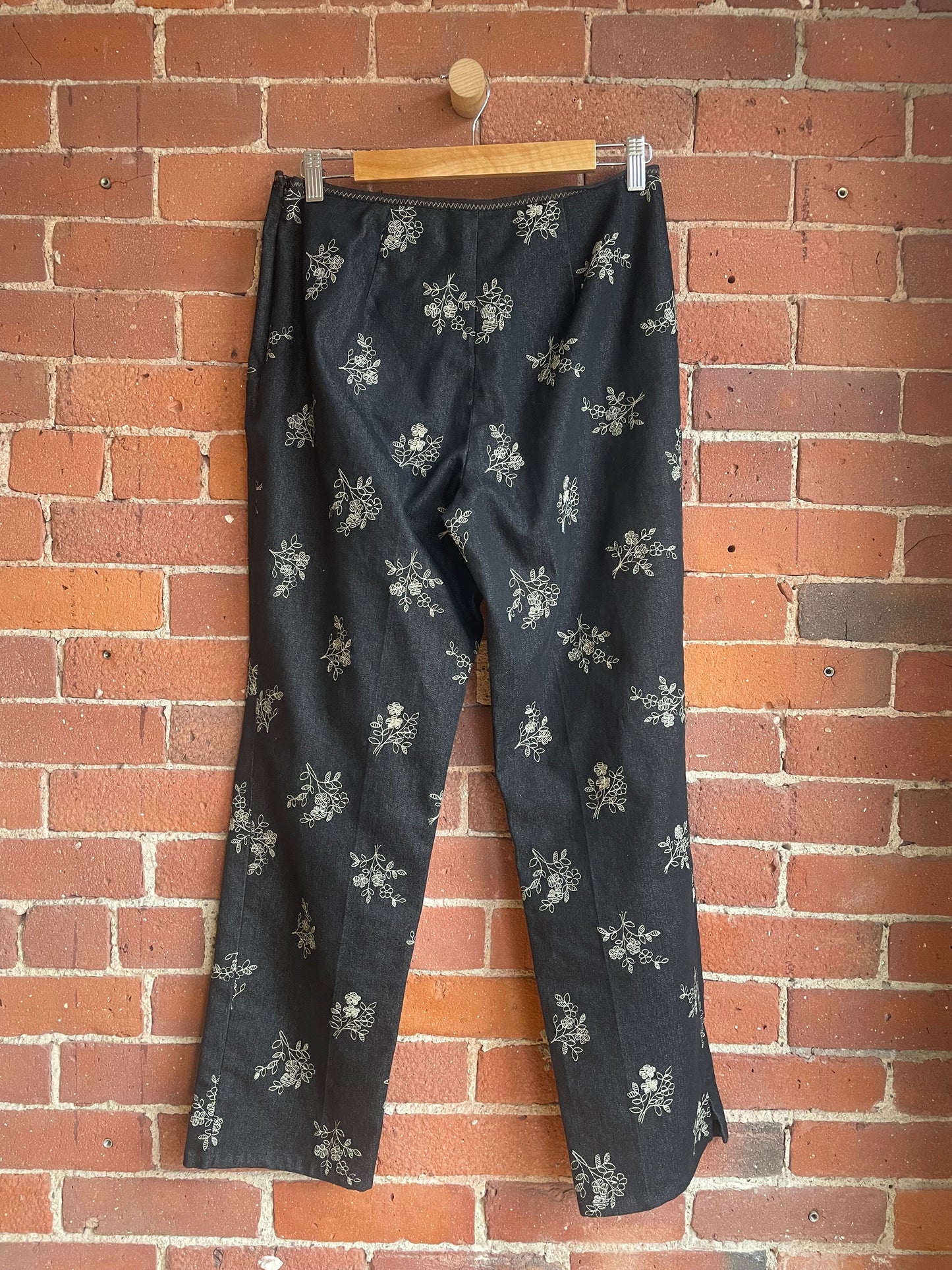 Floral Embroidered Pants SS1-2