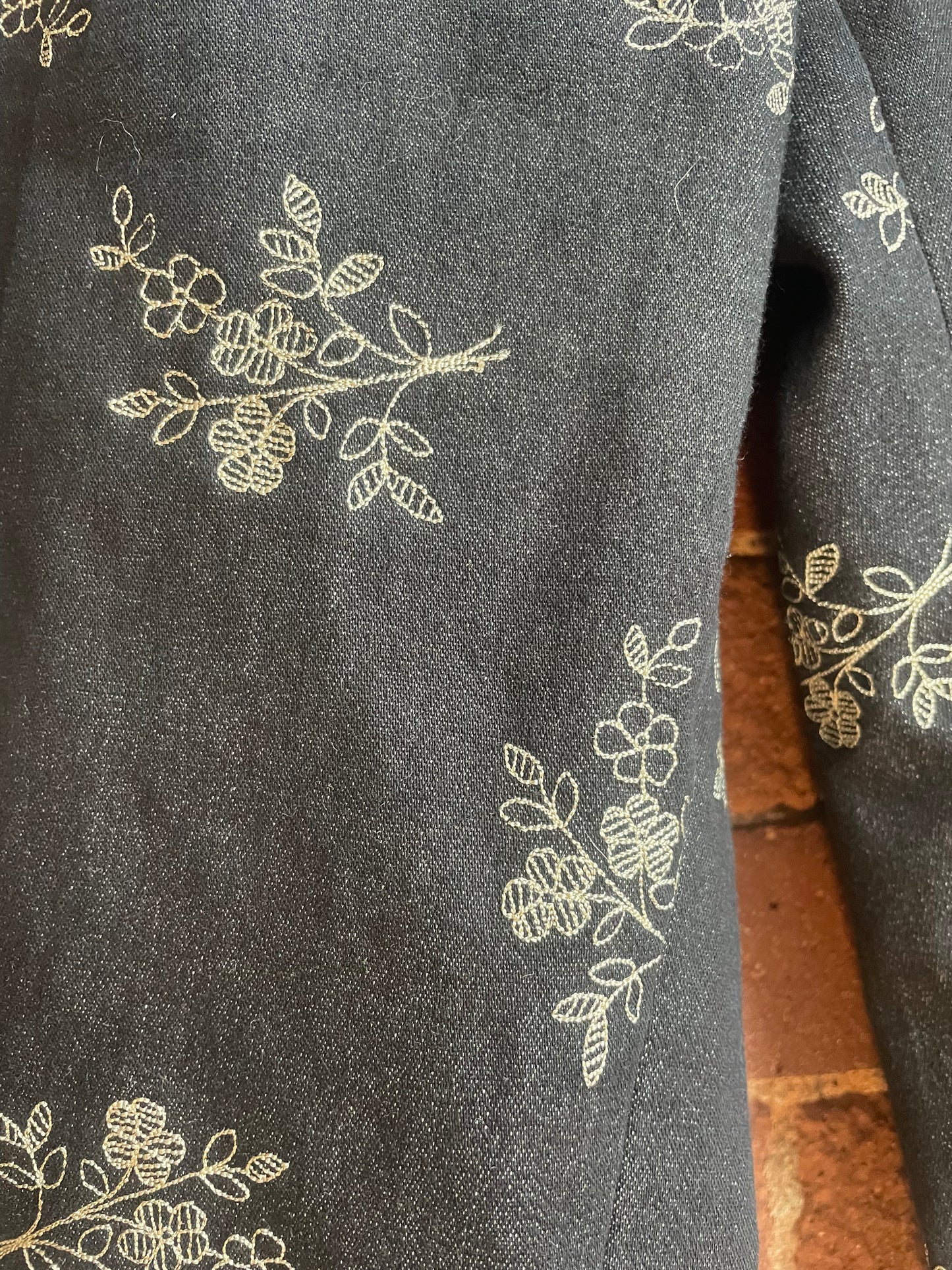 Floral Embroidered Pants SS1-2