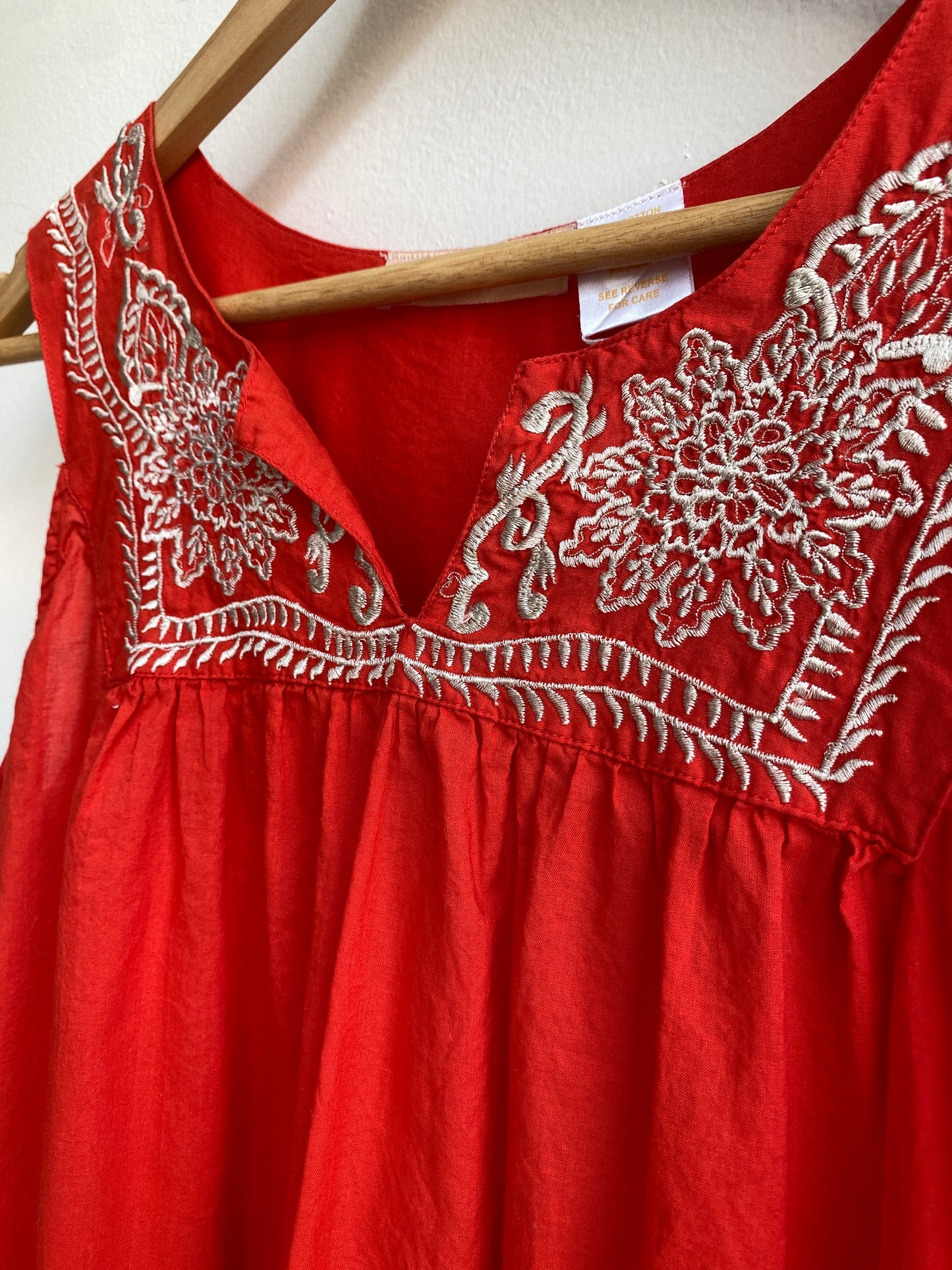 Red embroidered dress SS1-2