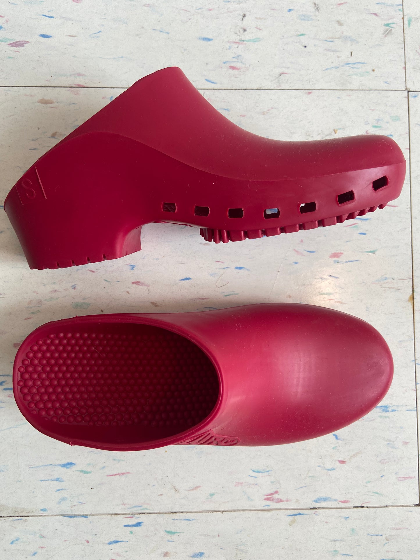 Calzuro Clog Berry