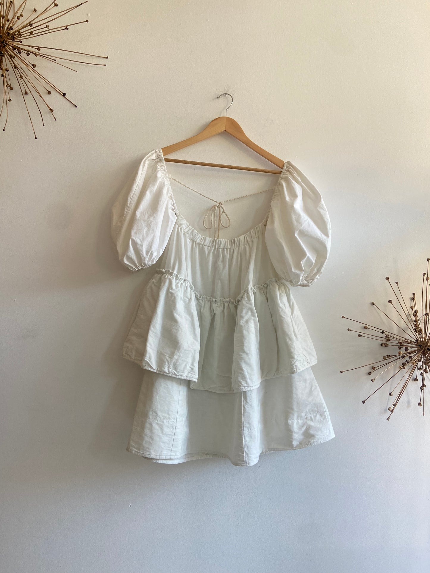 Laurs Kemp meringue dress SS 1-2