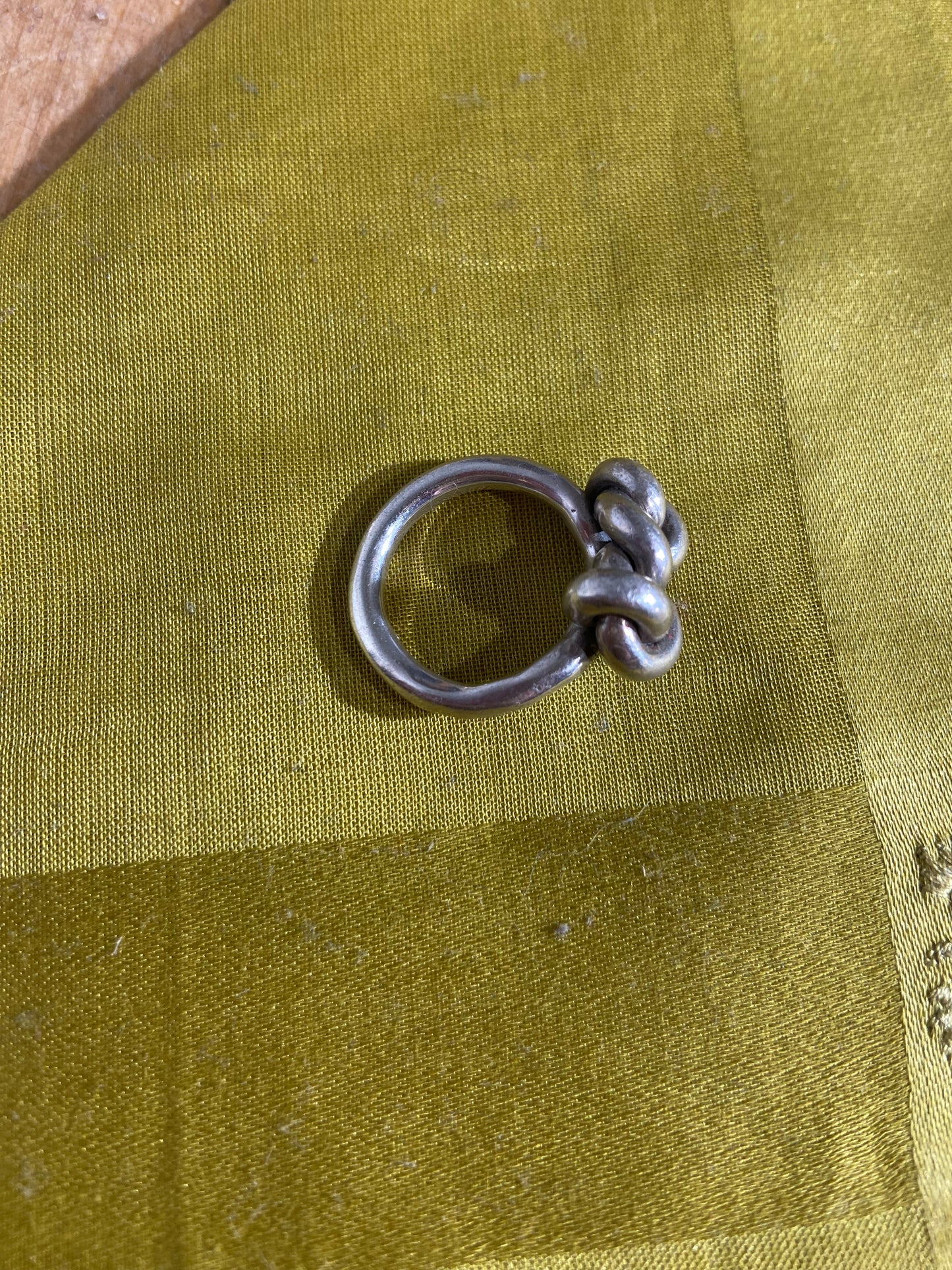 Tiro Tiro Knot Ring