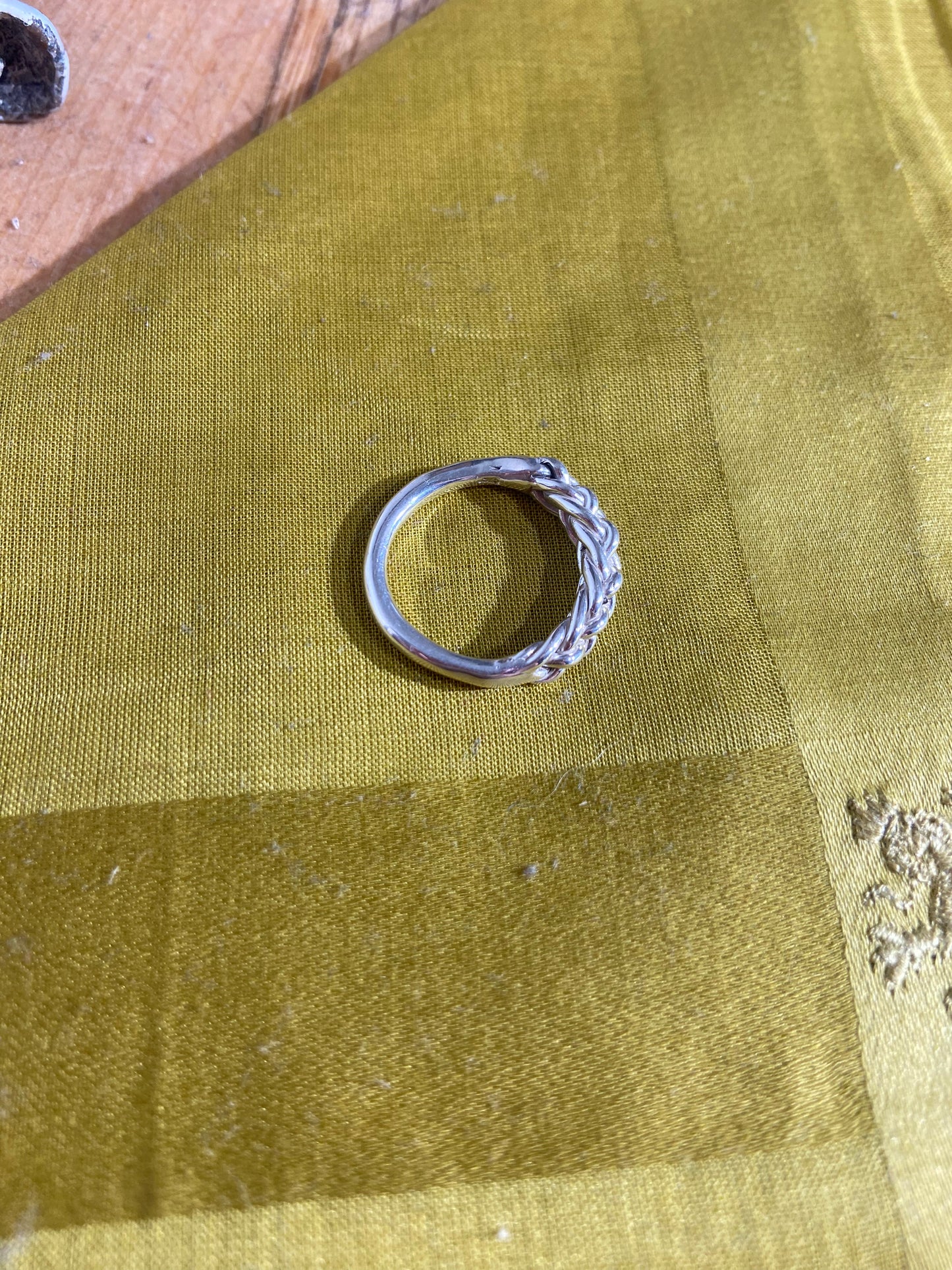 Tiro Tiro 6 Strand Ring