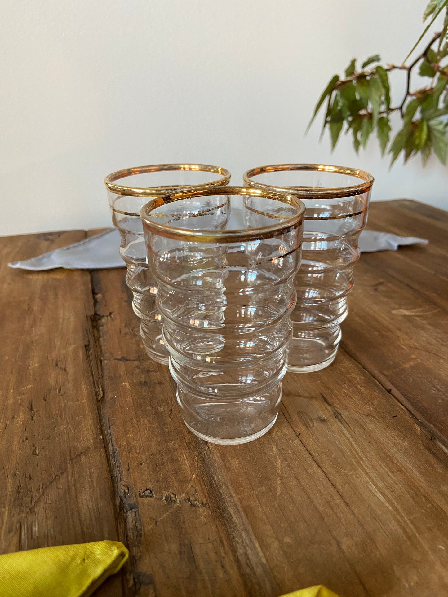 Set of 9 gold rimmed glassware