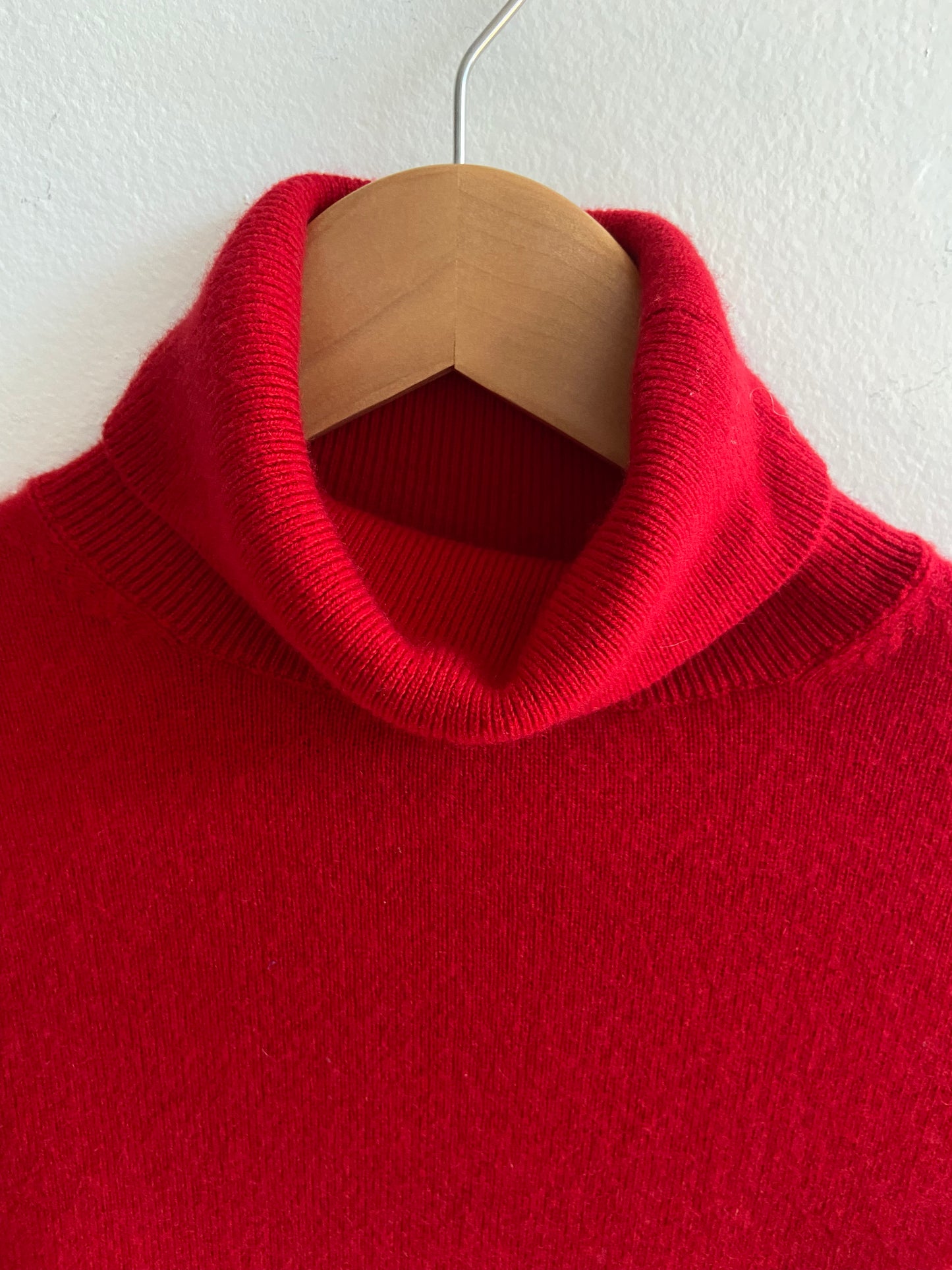 Red cashmere sweater SS 1-2