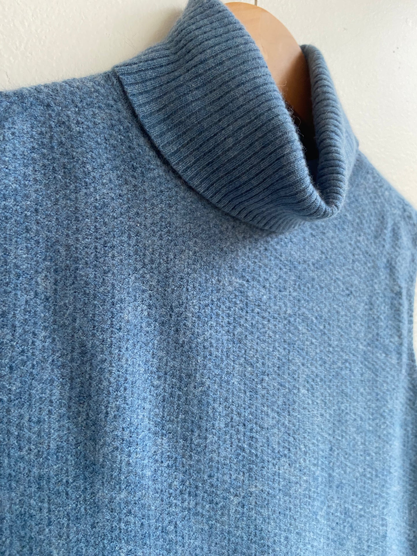 Cashmere blue turtleneck sleeveless top SS 1