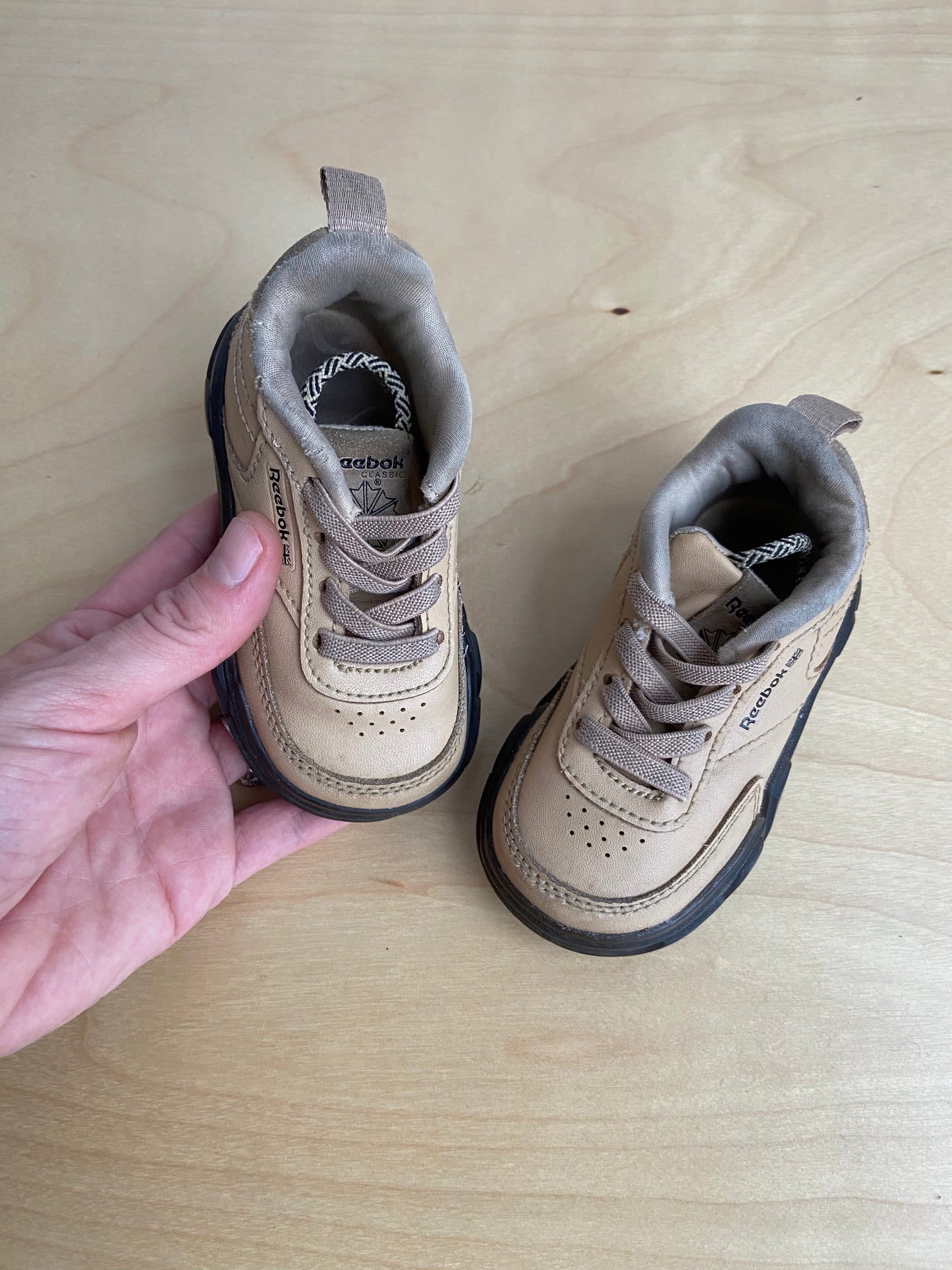 Little. Ones Baby size 4 Reeboks tennis shoes $35 (2,1)