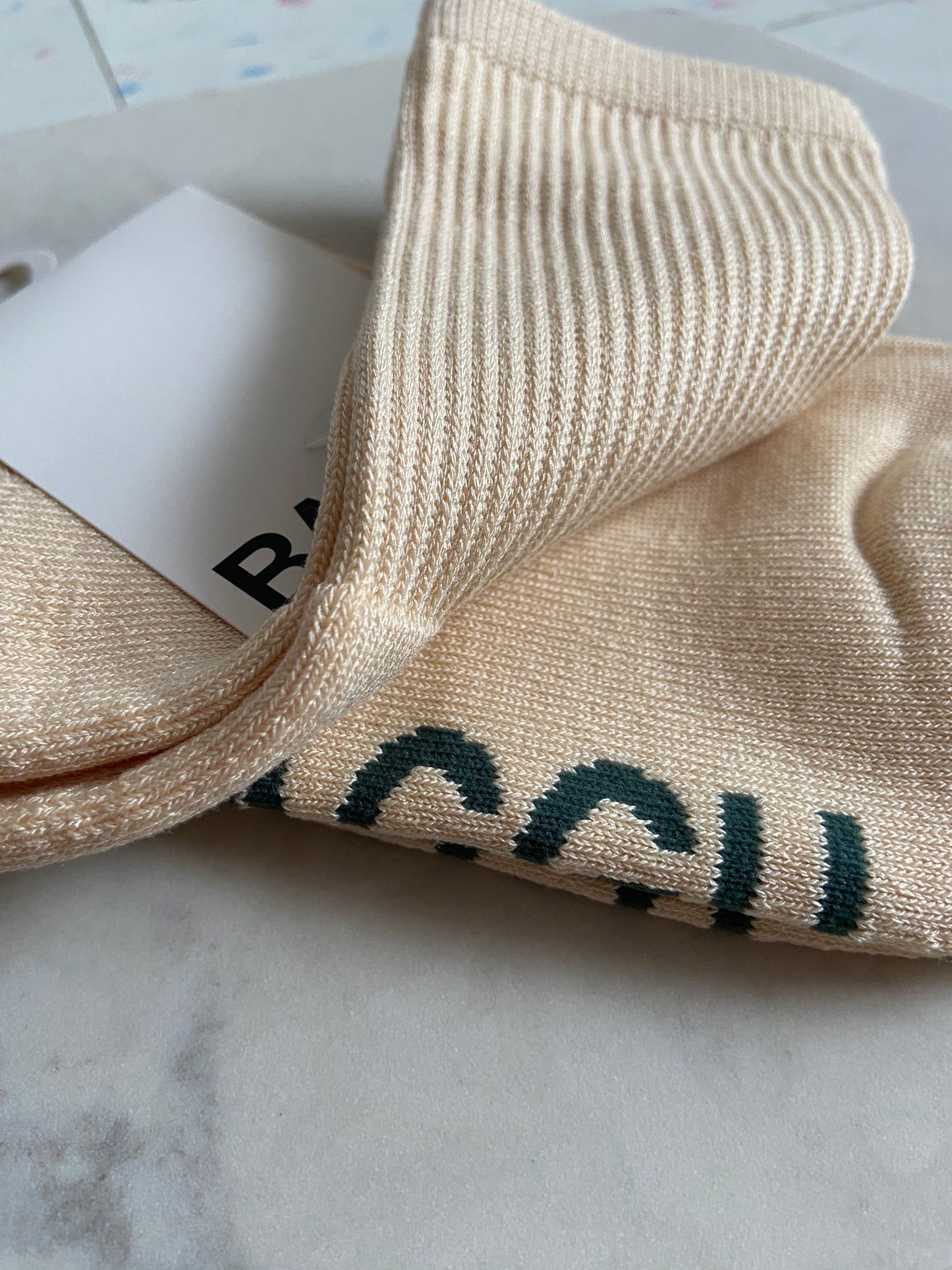 Baggu ribbed socks sand