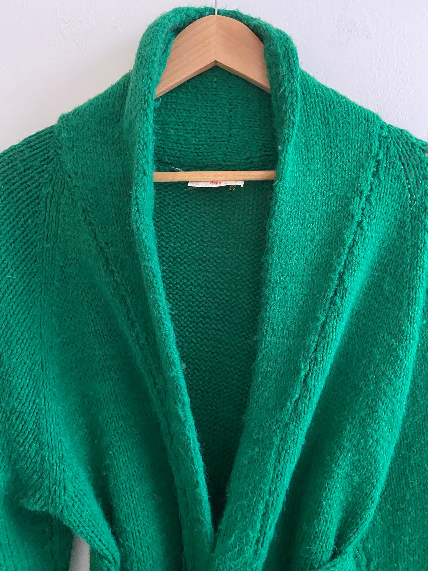 Hand knit wool grass green sweater SS 1-2