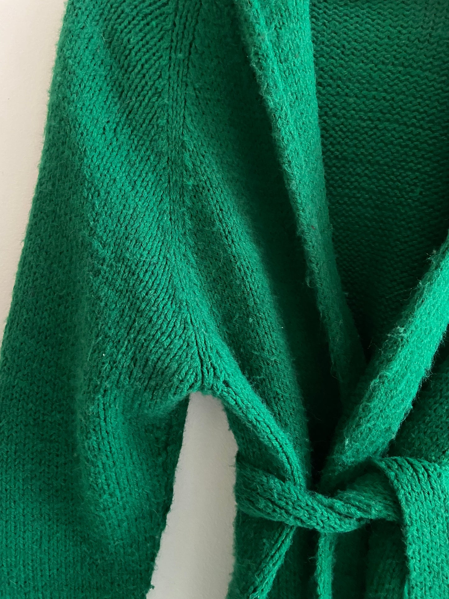 Hand knit wool grass green sweater SS 1-2