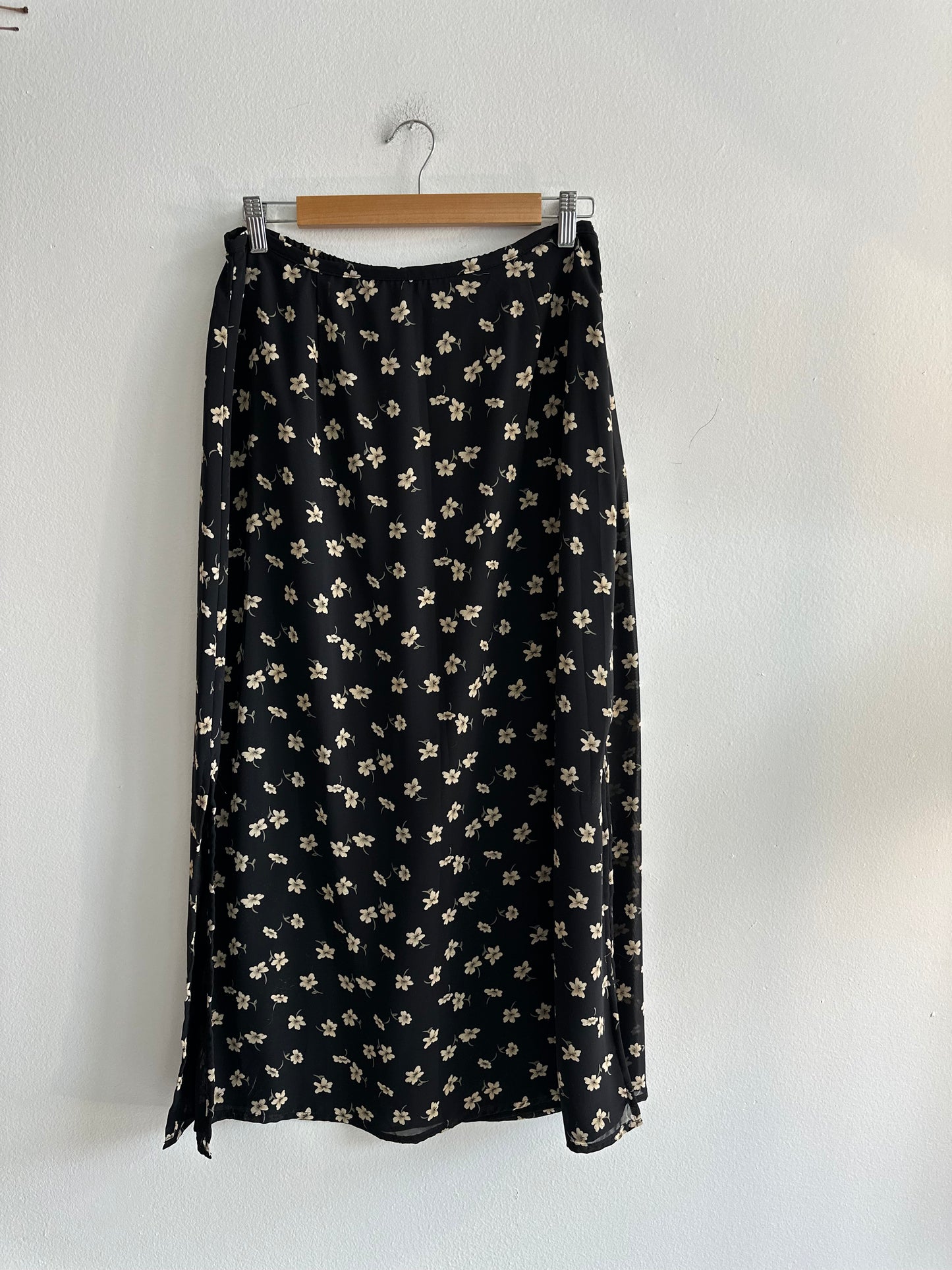 Black and white flower nostalgia skirt SS 2 - 3