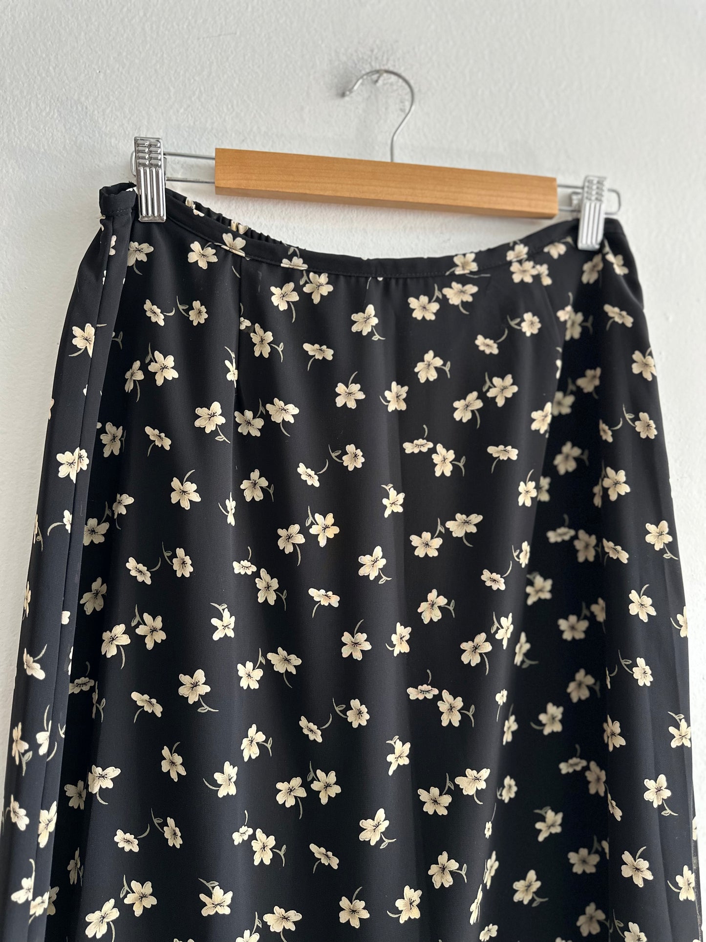 Black and white flower nostalgia skirt SS 2 - 3