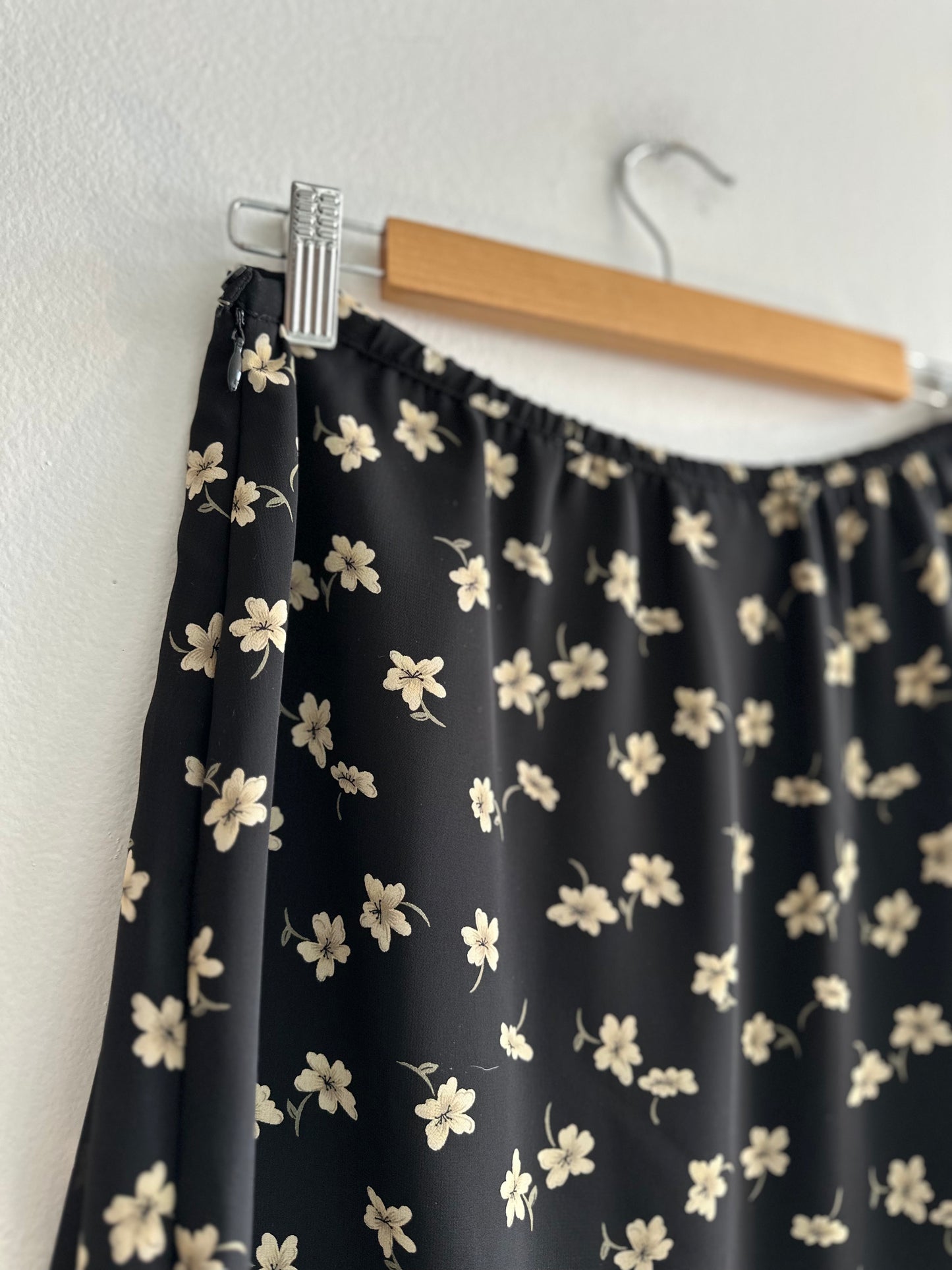 Black and white flower nostalgia skirt SS 2 - 3