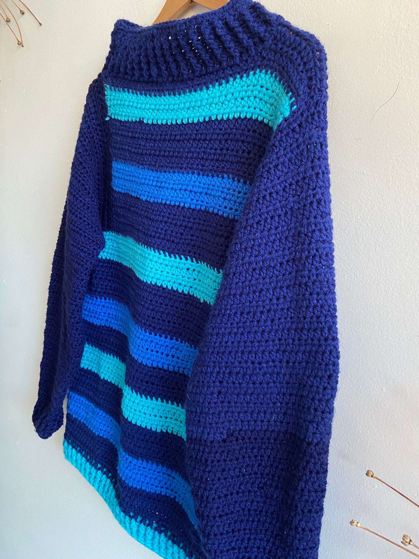 Blues color-block crochet sweater SS 1-3