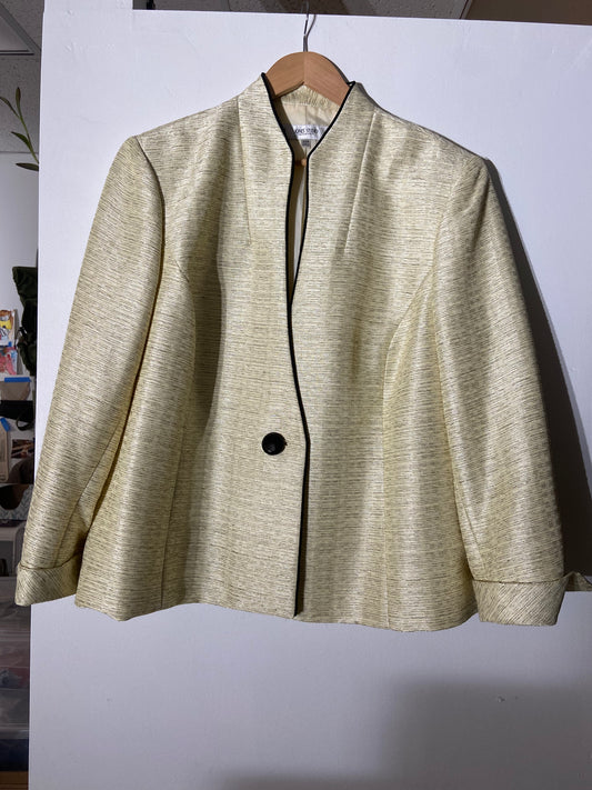 Pearl blazer with black accents SS 2-3