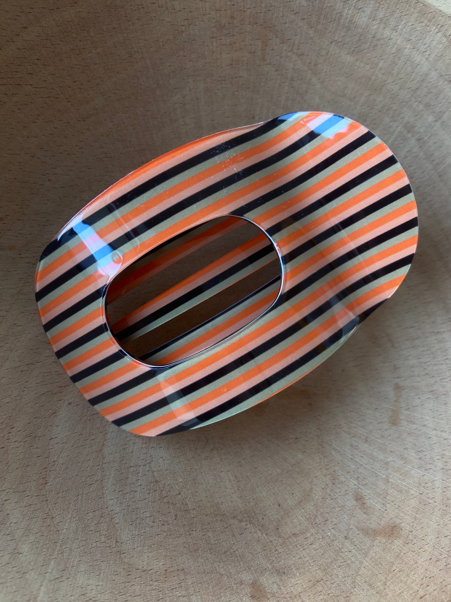 Striped classic flat hair claw