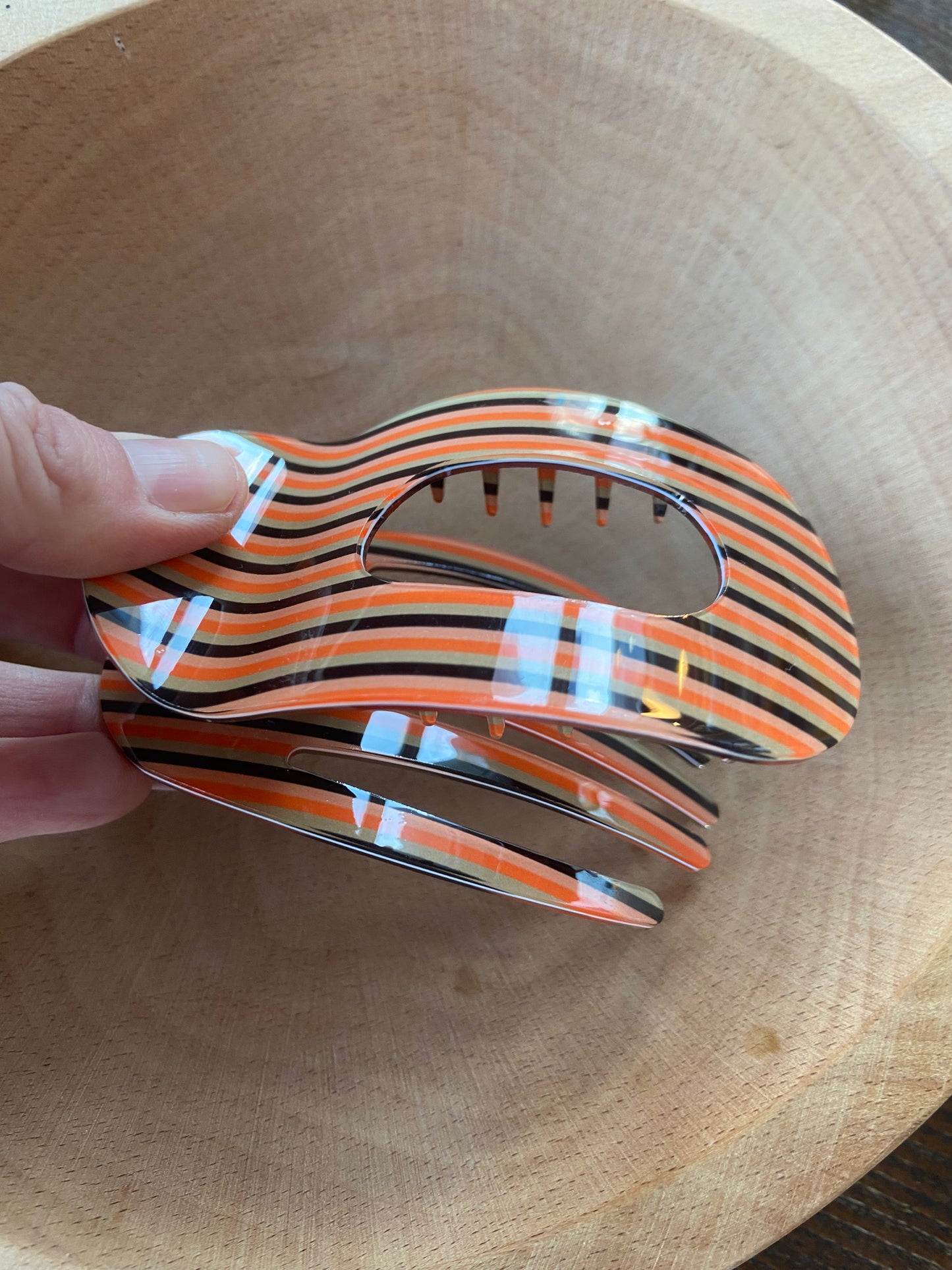 Striped classic flat hair claw