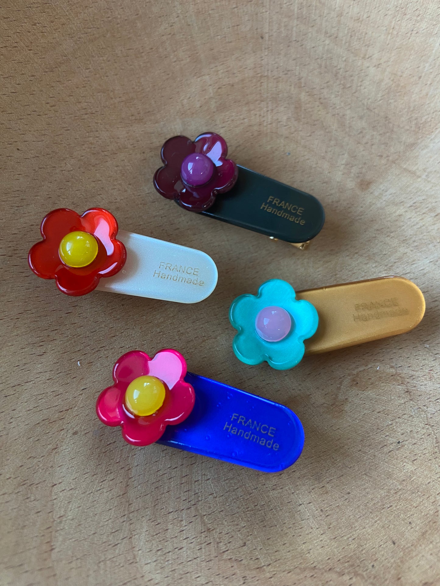 Flower duckbill clip