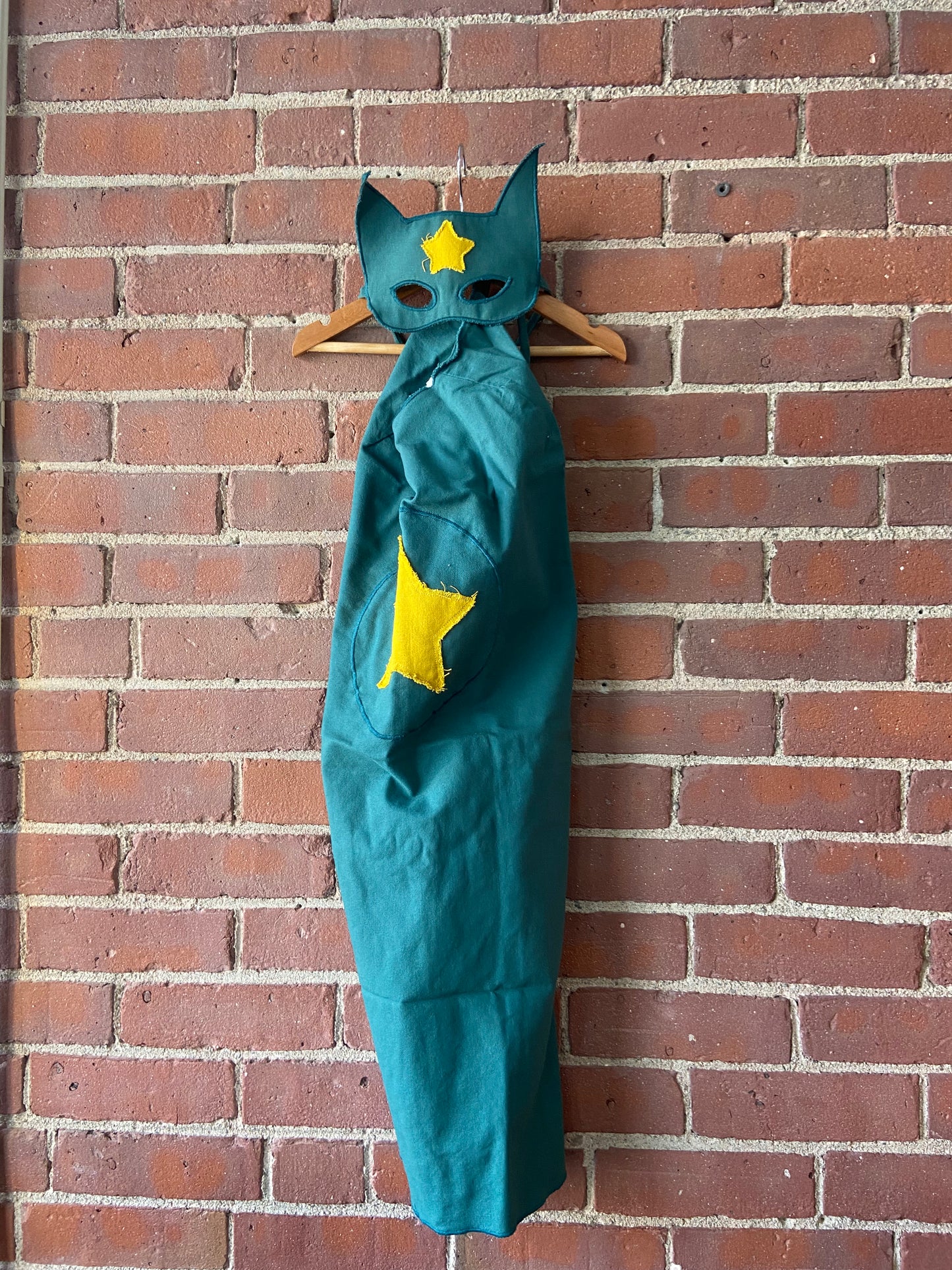 Little. Ones wrestling mask and cape (3,8)