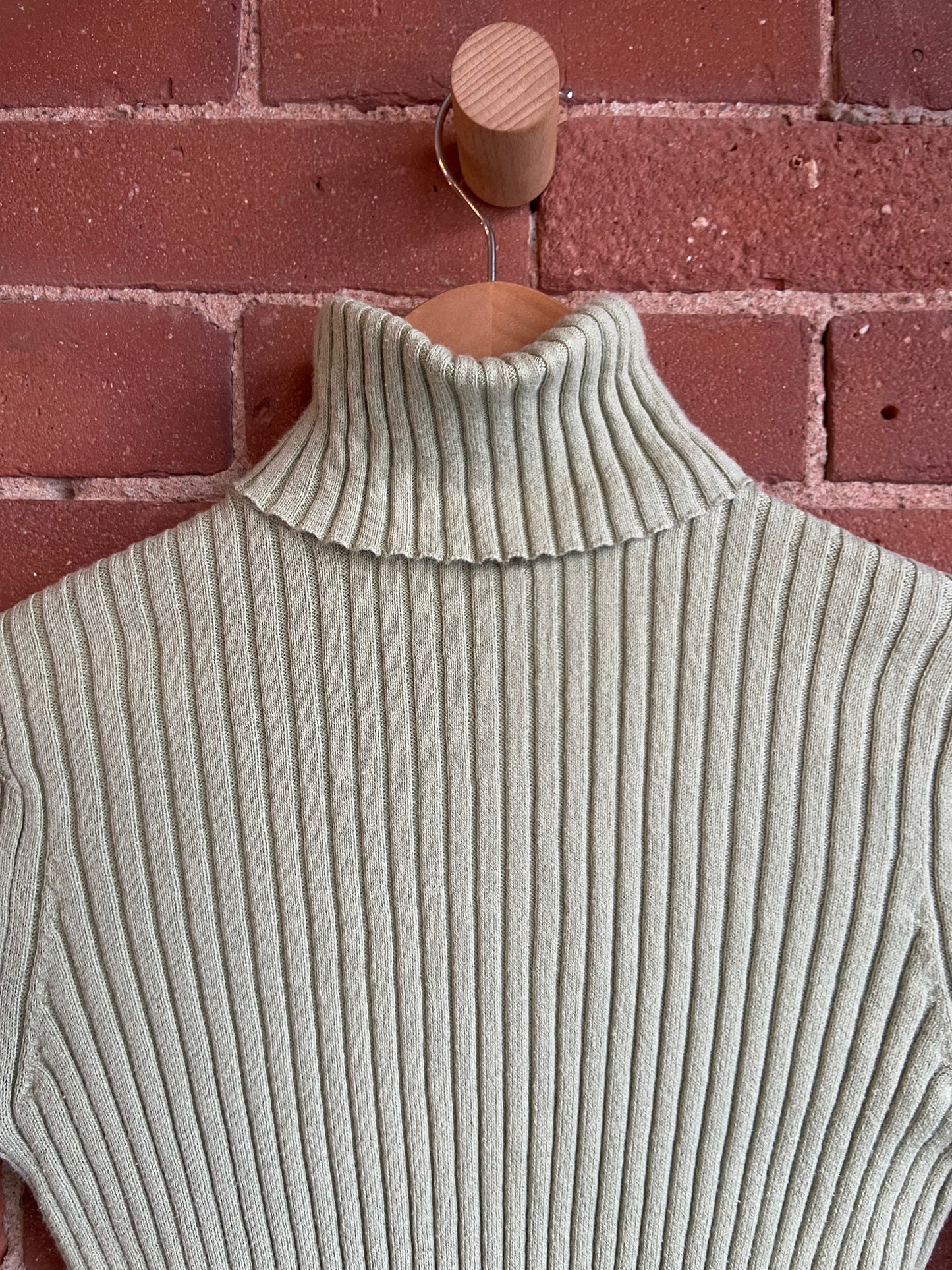 M + P turtleneck light green SS 1