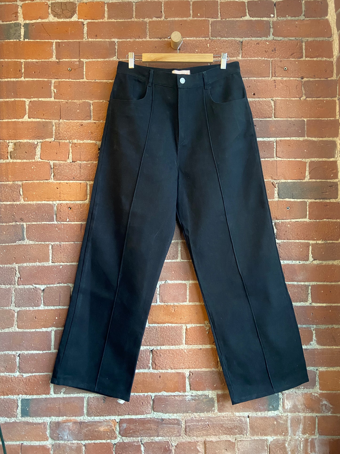 Lisa Says Gah black high waisted jeans SS 1-2