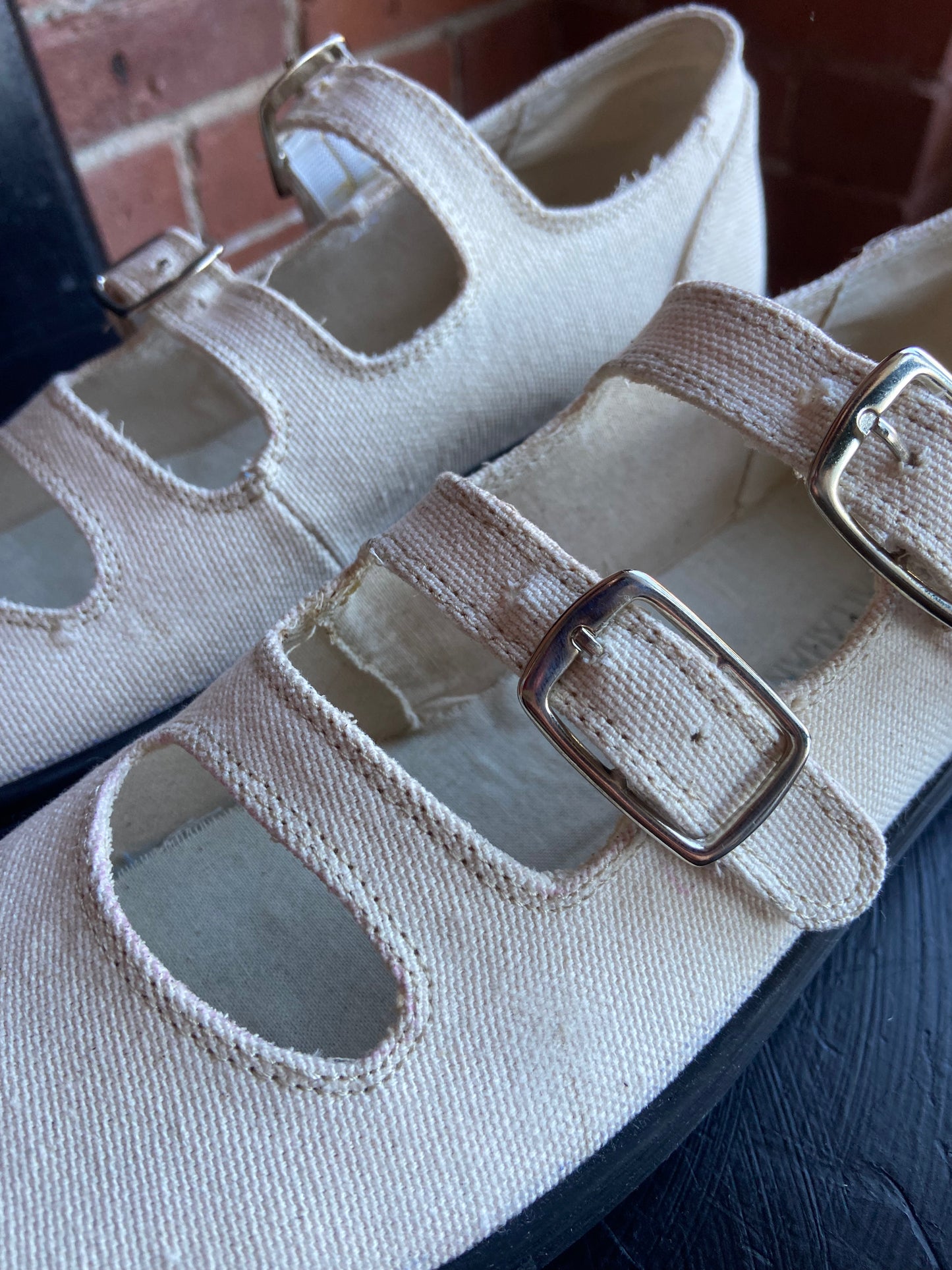 Caron Callahan Simona sneaker size 40